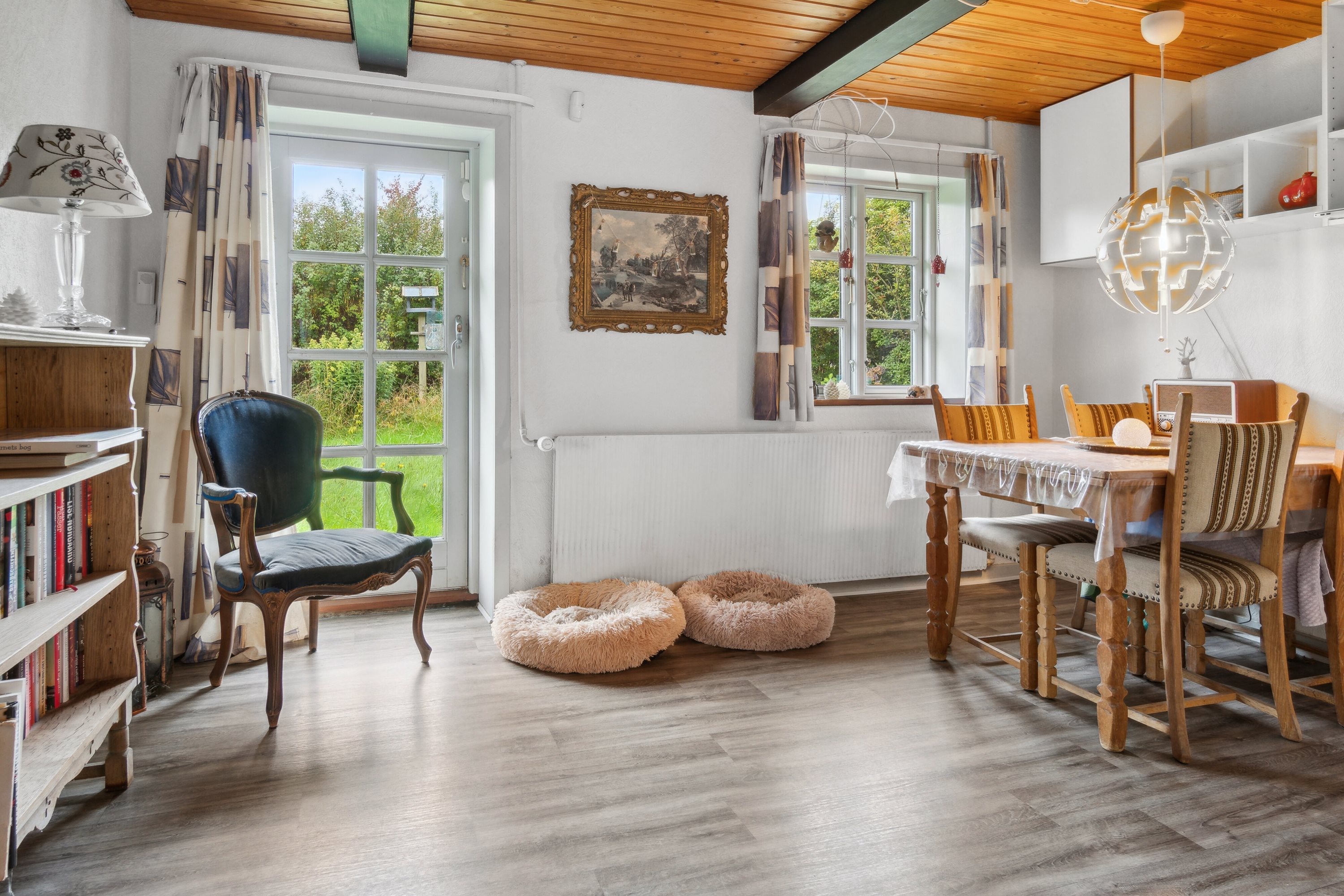 Fremhævet stue billede i fuldskærmstilstand. Billede af Birkevej 13, Løvskal, 8850 Bjerringbro