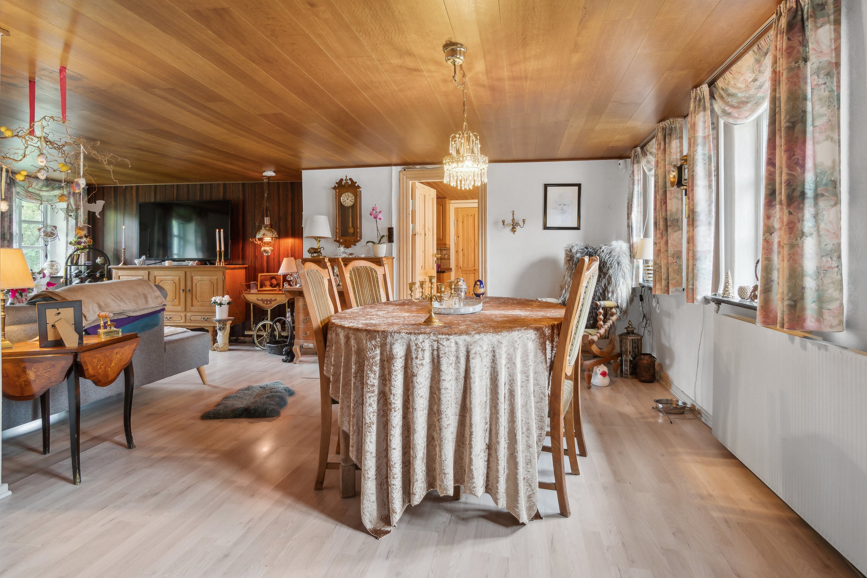 Miniaturebillede 2: spisestue. Billede af Birkevej 13, Løvskal, 8850 Bjerringbro