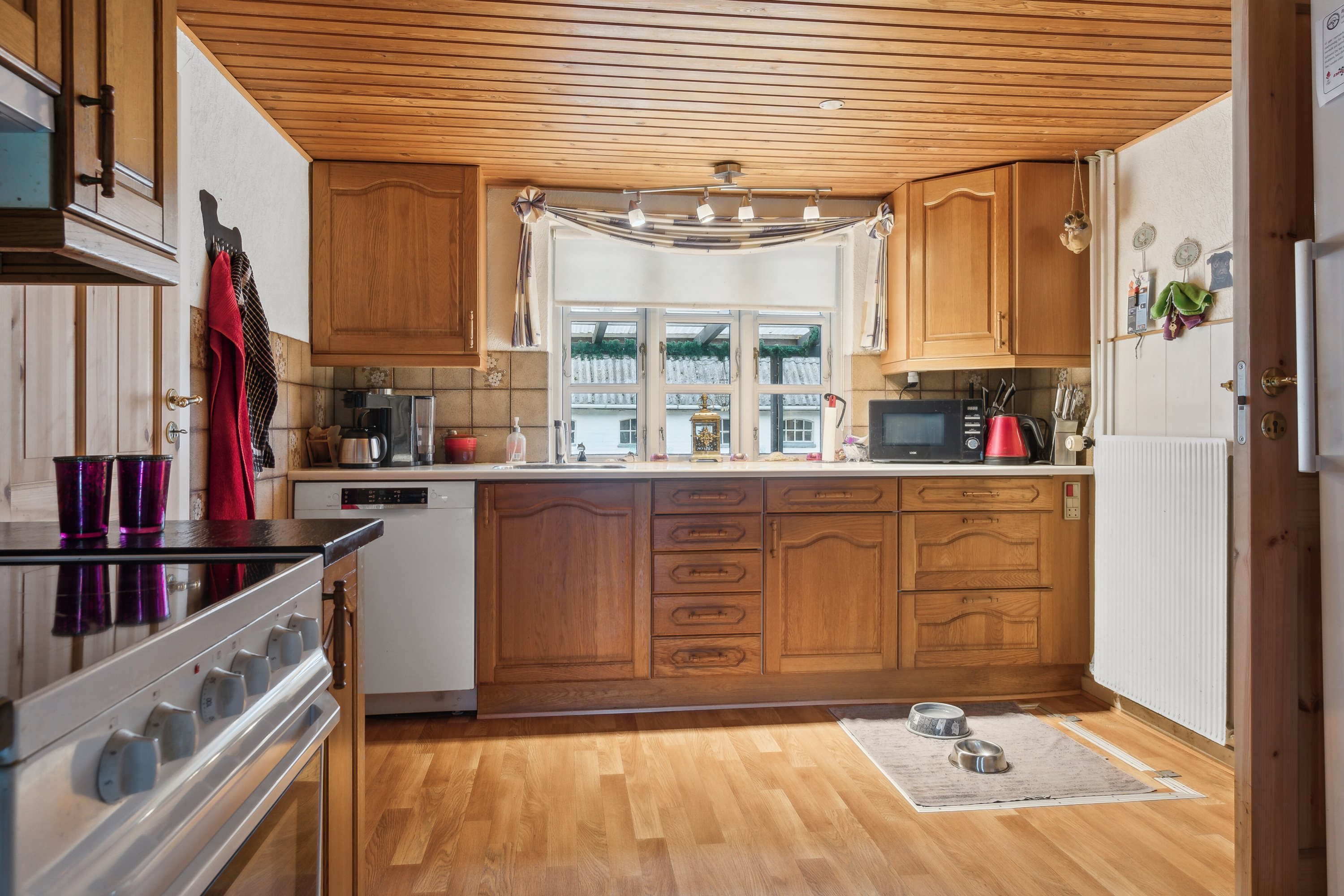 Fremhævet køkken billede i fuldskærmstilstand. Billede af Birkevej 13, Løvskal, 8850 Bjerringbro