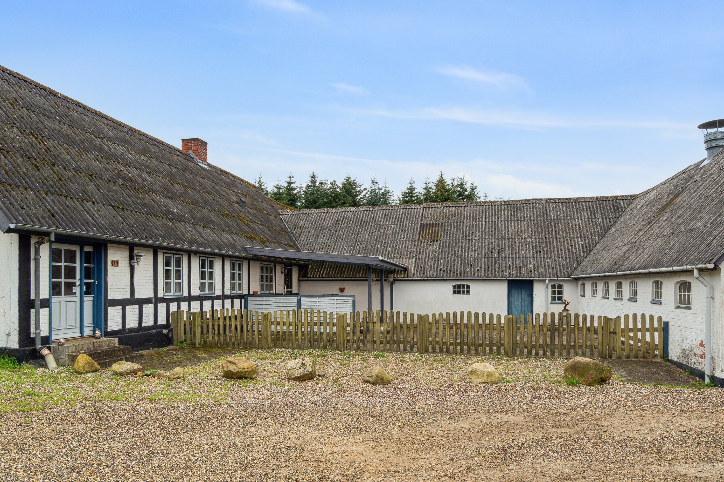 Fremhævet set fra vejen billede i fuldskærmstilstand. Billede af Birkevej 13, Løvskal, 8850 Bjerringbro