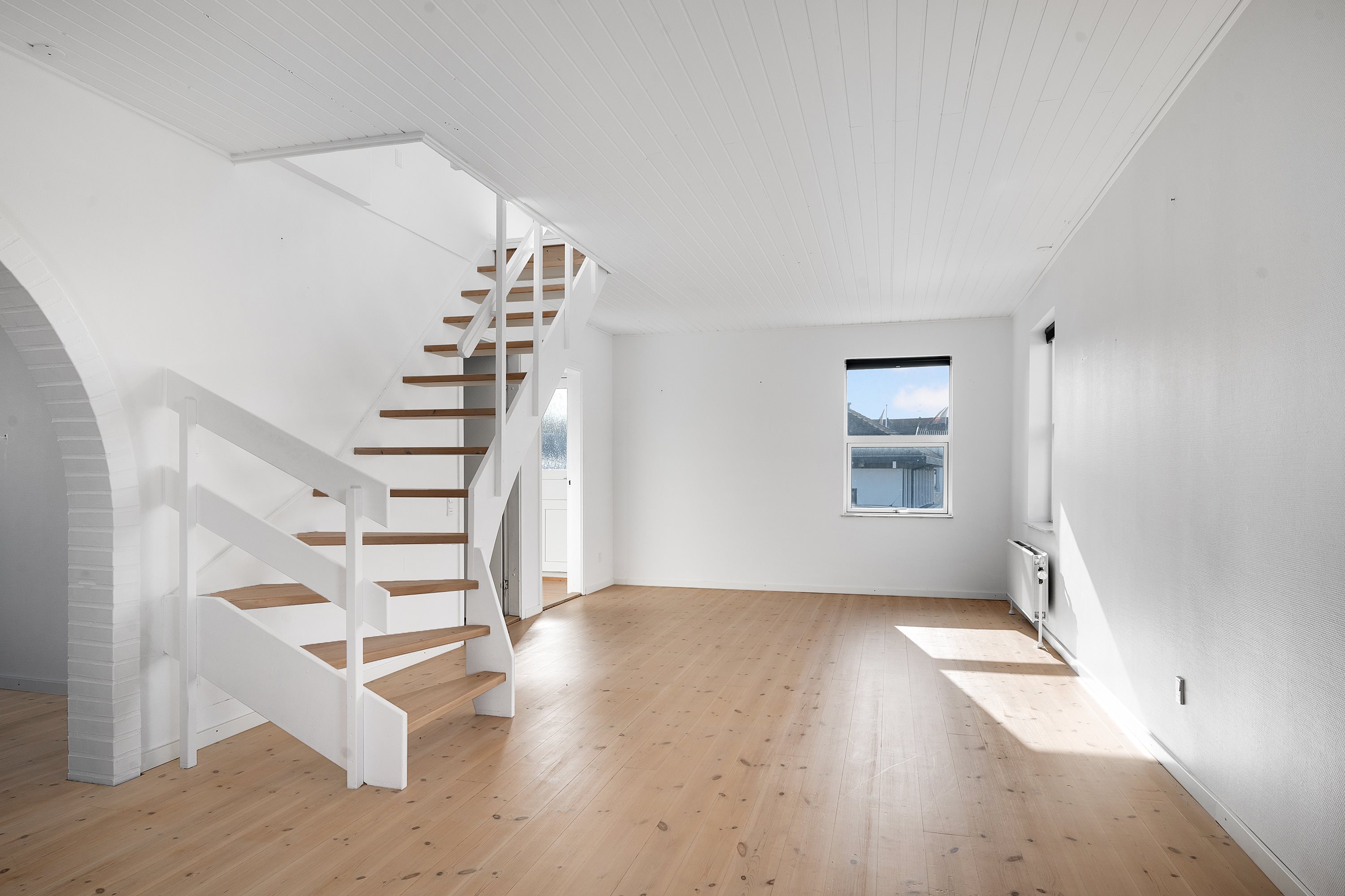 Fremhævet stue billede i fuldskærmstilstand. Billede af Nygade 2H, 8963 Auning