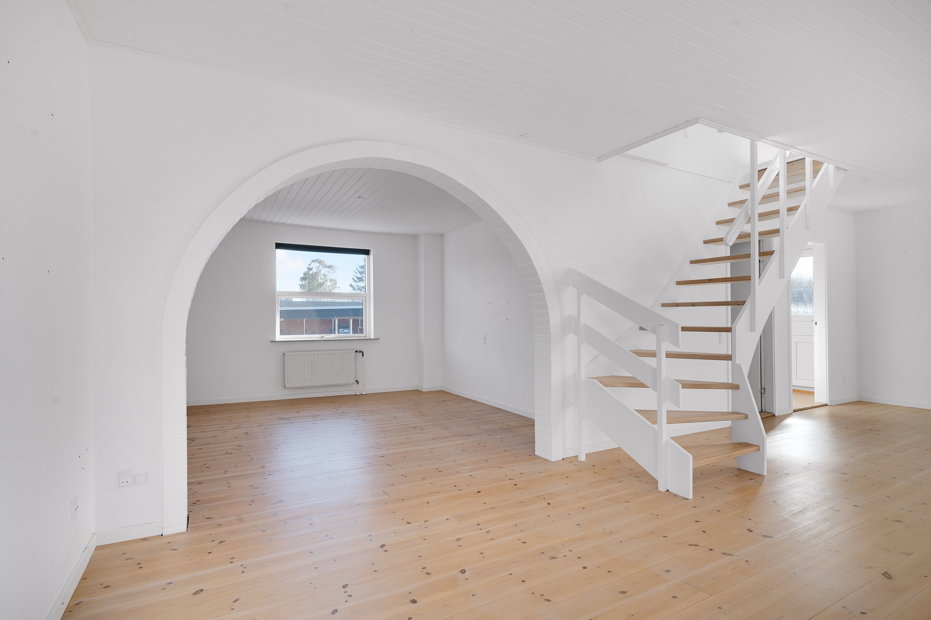 Fremhævet stue billede i fuldskærmstilstand. Billede af Nygade 2H, 8963 Auning