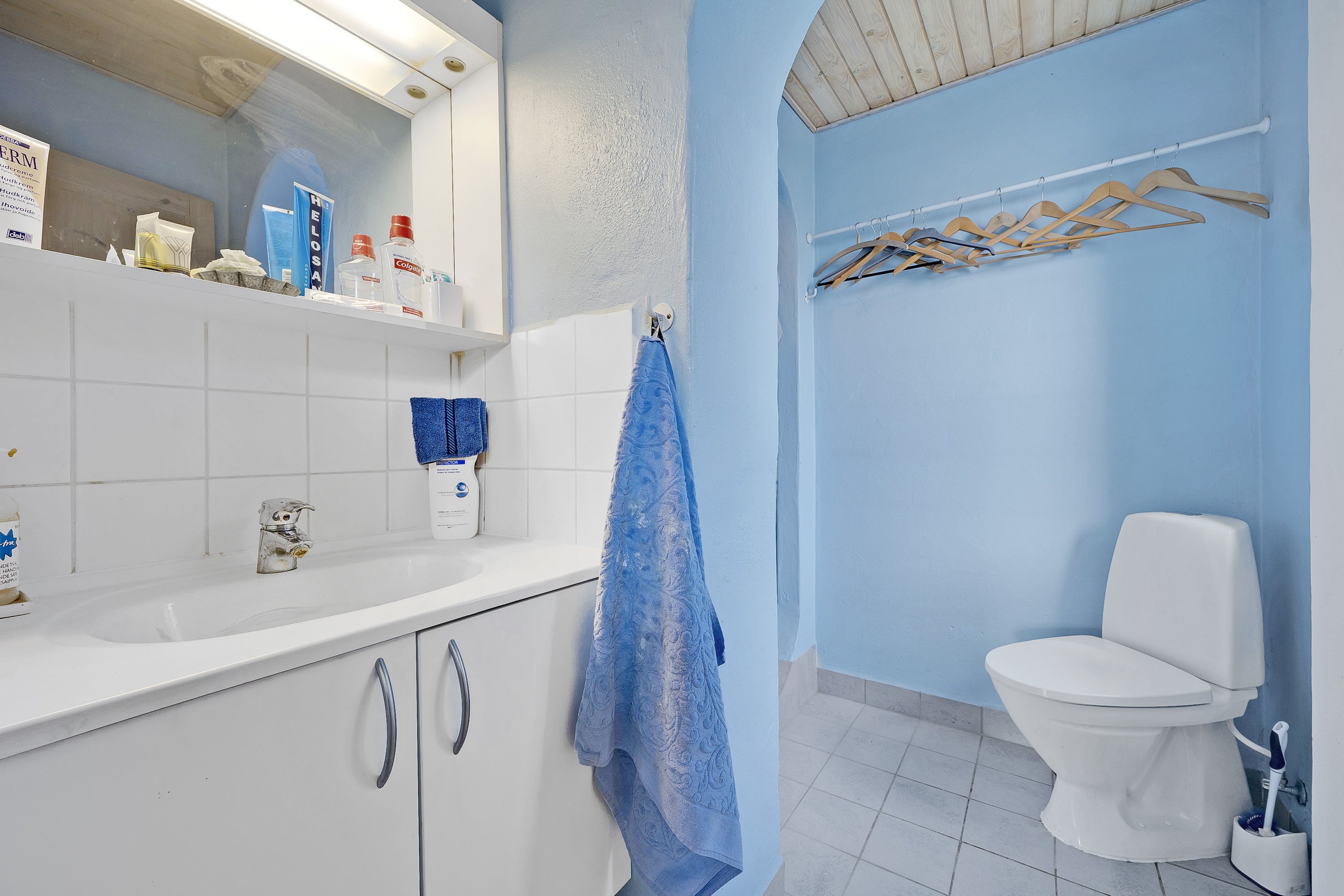 Fremhævet badeværelse billede i fuldskærmstilstand. Billede af Brogårdsvej 2, Balle, 8370 Hadsten