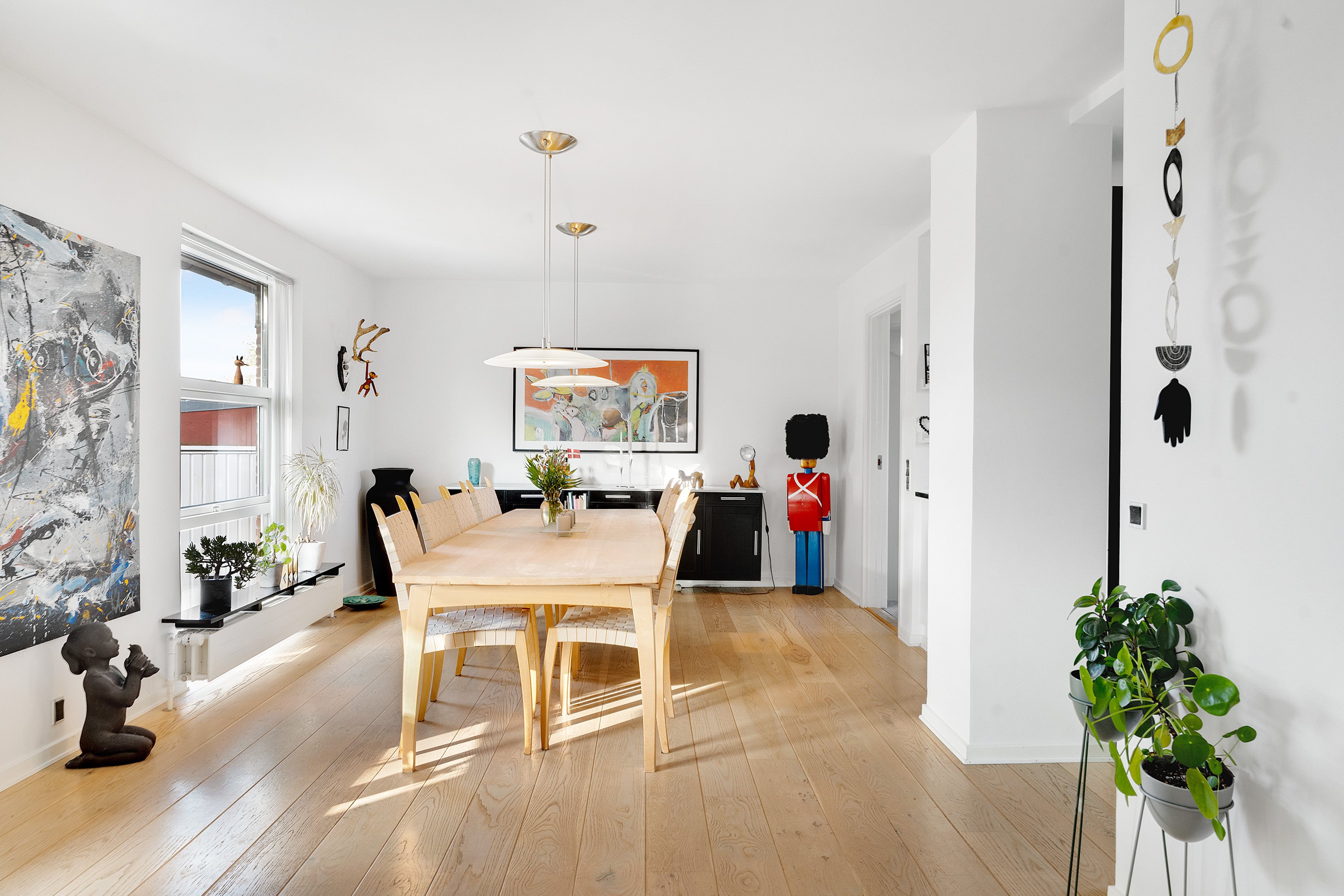 Fremhævet stue billede i fuldskærmstilstand. Billede af Gyvelvej 5, 8930 Randers NØ