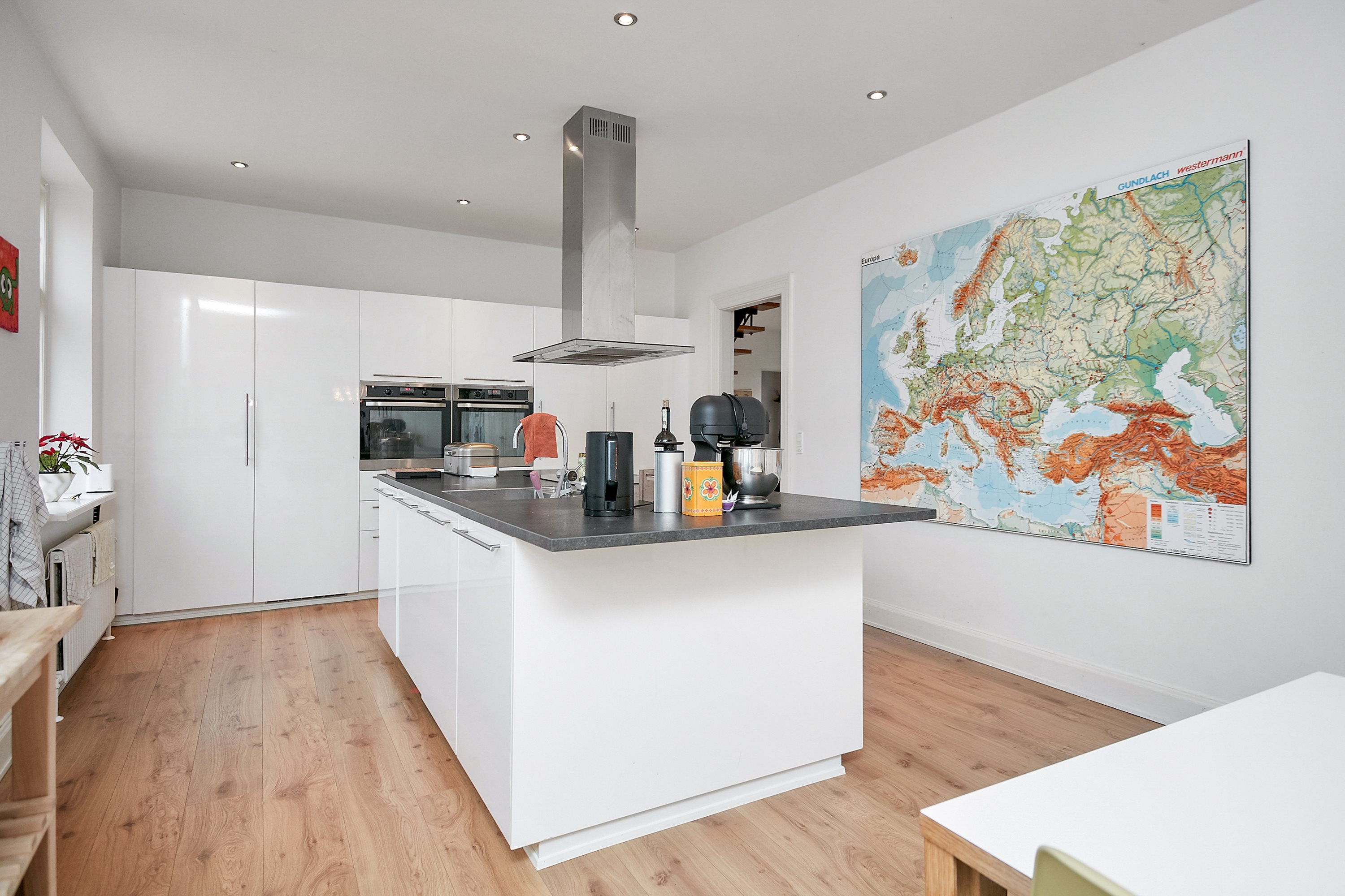 Fremhævet køkken billede i fuldskærmstilstand. Billede af Røntoftevej 1, 8700 Horsens