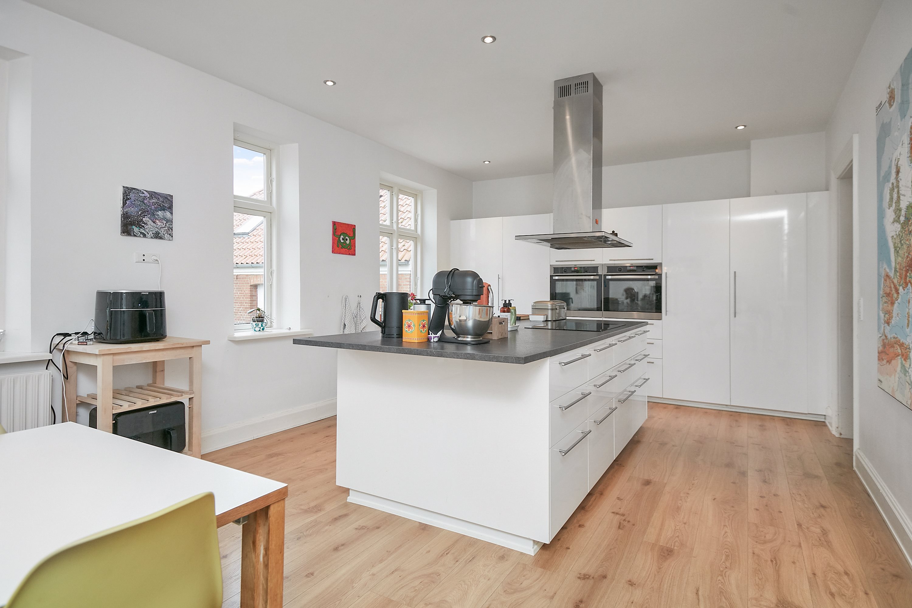 Fremhævet køkken billede i fuldskærmstilstand. Billede af Røntoftevej 1, 8700 Horsens