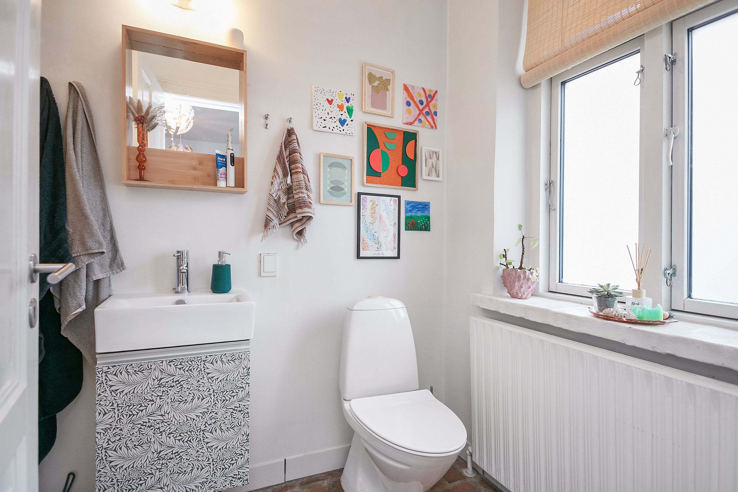 Fremhævet toilet billede i fuldskærmstilstand. Billede af Røntoftevej 1, 8700 Horsens