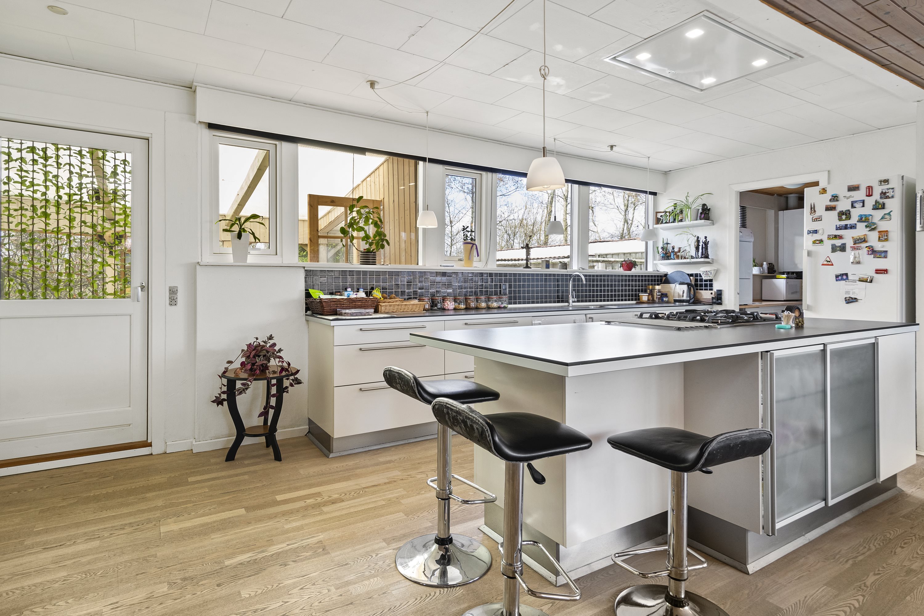 Fremhævet køkken billede i fuldskærmstilstand. Billede af Gammelgårdsvej 24, 7321 Gadbjerg