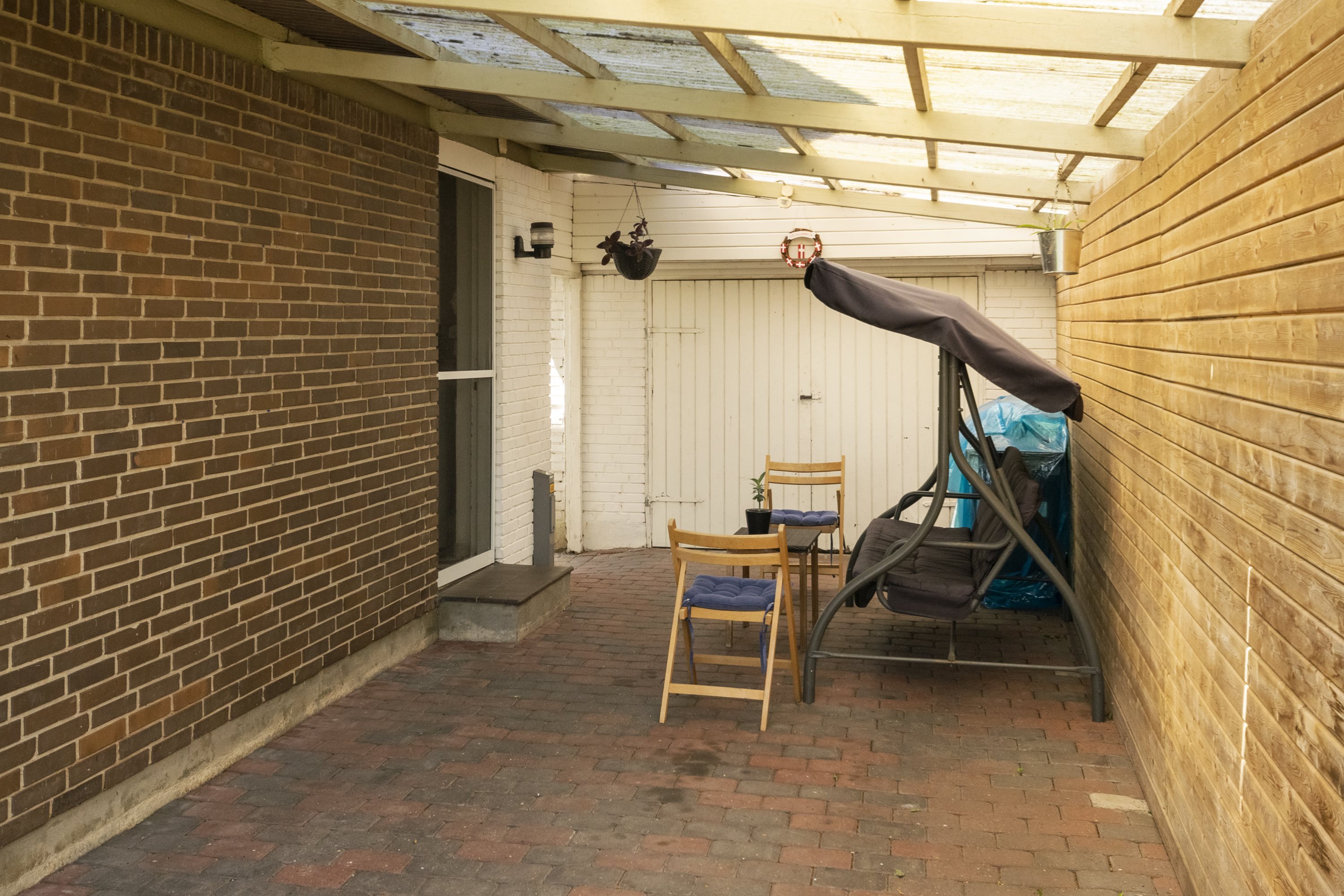 Fremhævet overdækket indgang billede i fuldskærmstilstand. Billede af Gammelgårdsvej 24, 7321 Gadbjerg