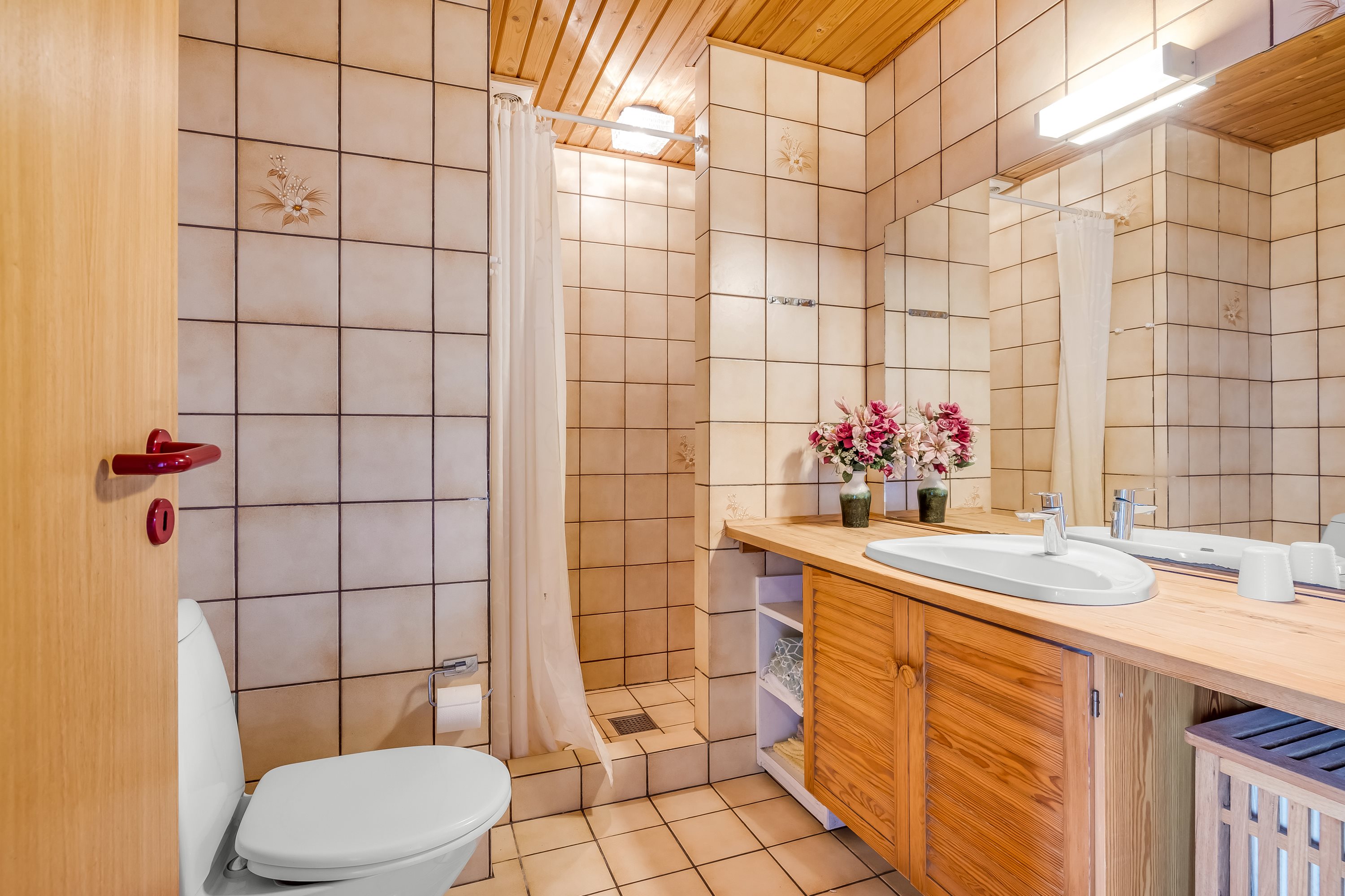 Fremhævet badeværelse billede i fuldskærmstilstand. Billede af Sprogøvej 48B, 7680 Thyborøn