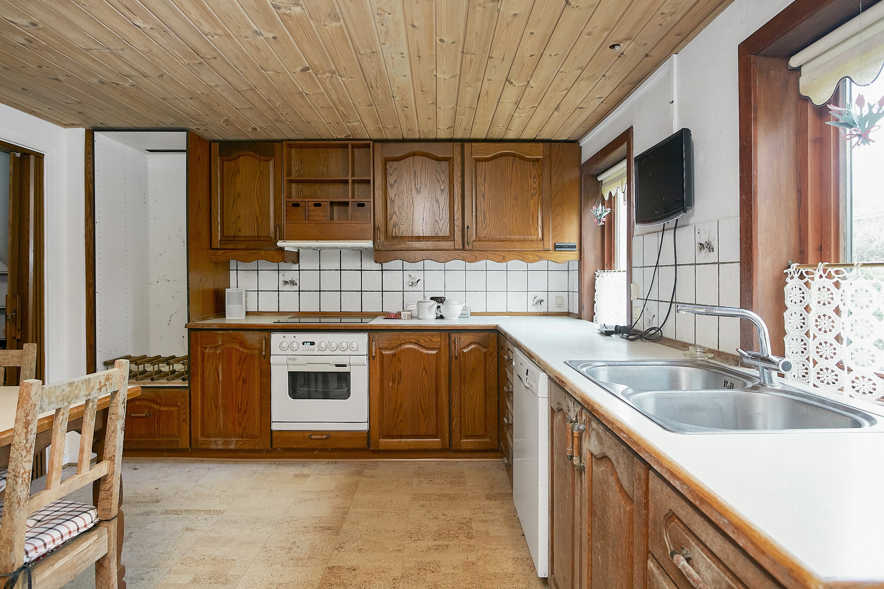 Fremhævet køkken billede i fuldskærmstilstand. Billede af Sønderbakken 9, Glud, 7130 Juelsminde