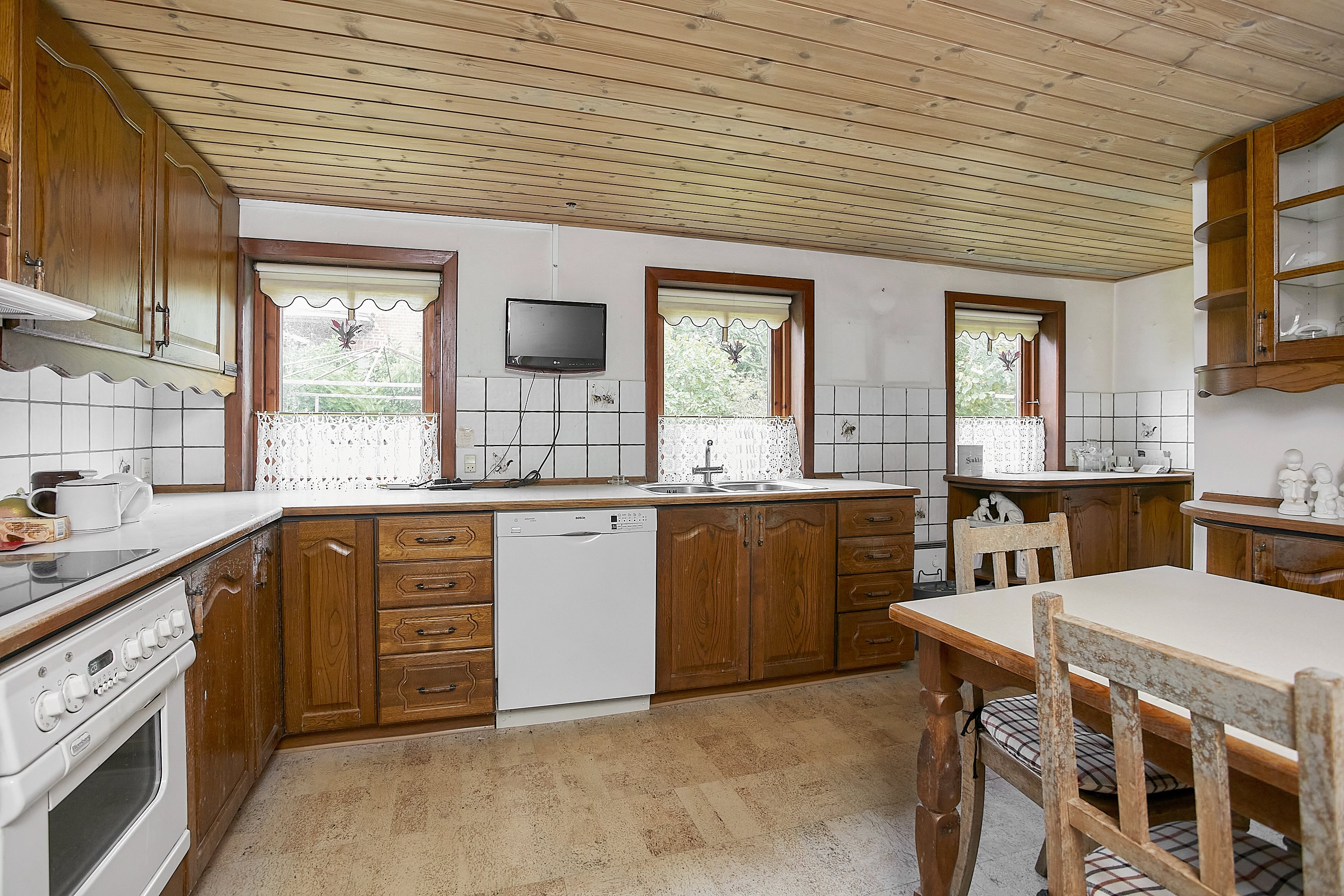 Fremhævet køkken billede i fuldskærmstilstand. Billede af Sønderbakken 9, Glud, 7130 Juelsminde