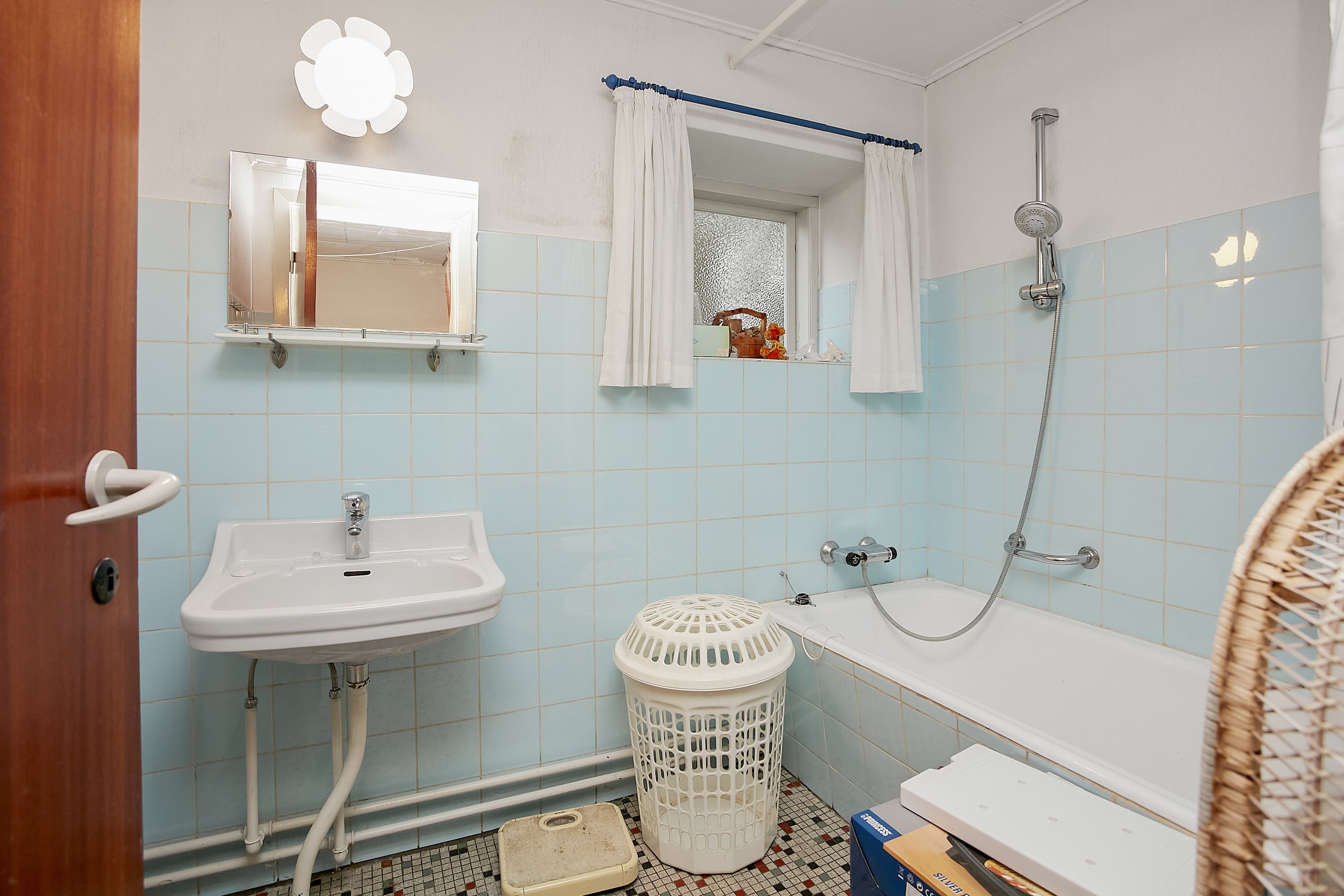 Fremhævet badeværelse billede i fuldskærmstilstand. Billede af Sønderbakken 9, Glud, 7130 Juelsminde