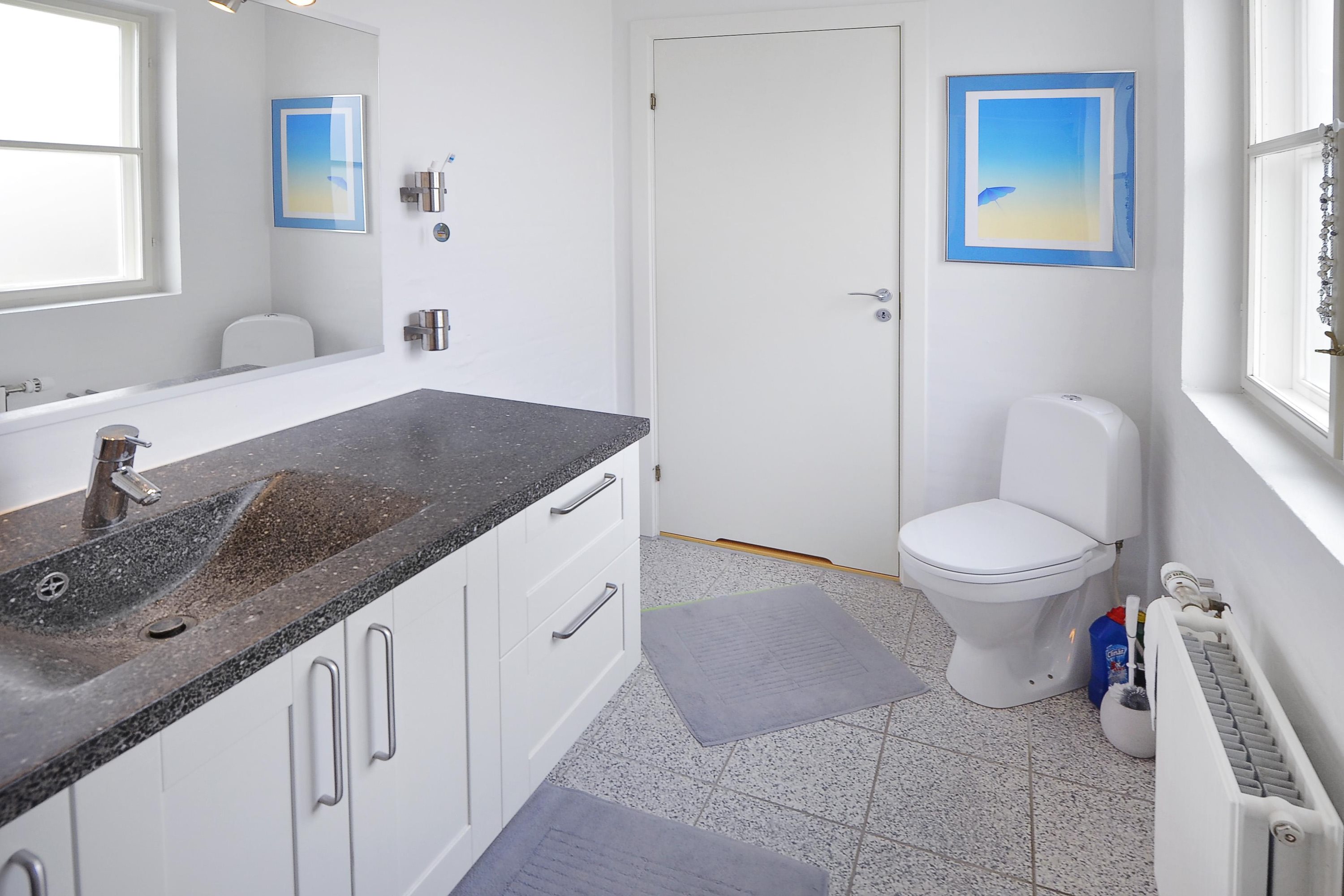 Fremhævet badeværelse billede i fuldskærmstilstand. Billede af Puggaardsgade 7C, 6760 Ribe