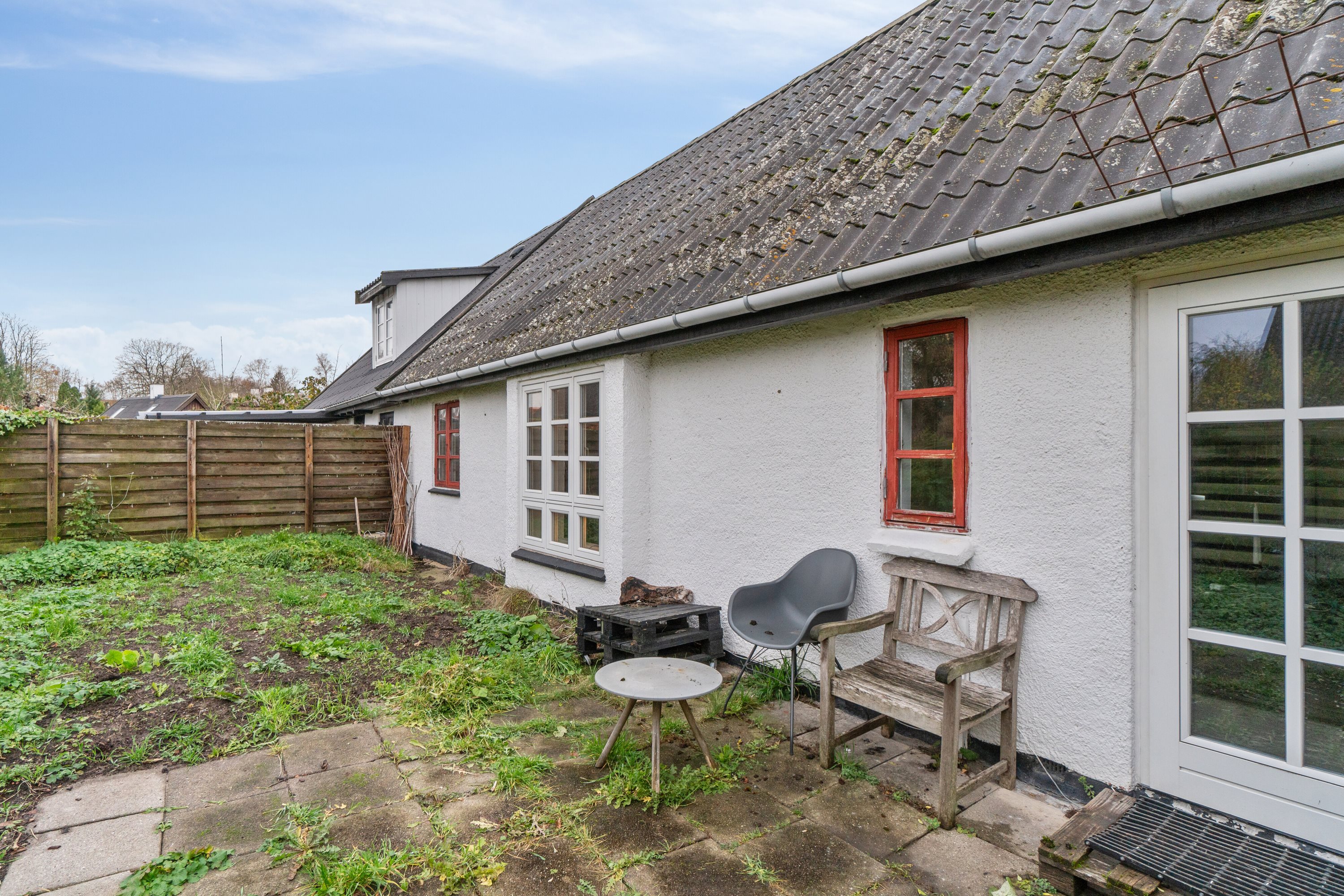 Fremhævet set fra haven billede i fuldskærmstilstand. Billede af Herslev Kærvej 4, Herslev, 4000 Roskilde