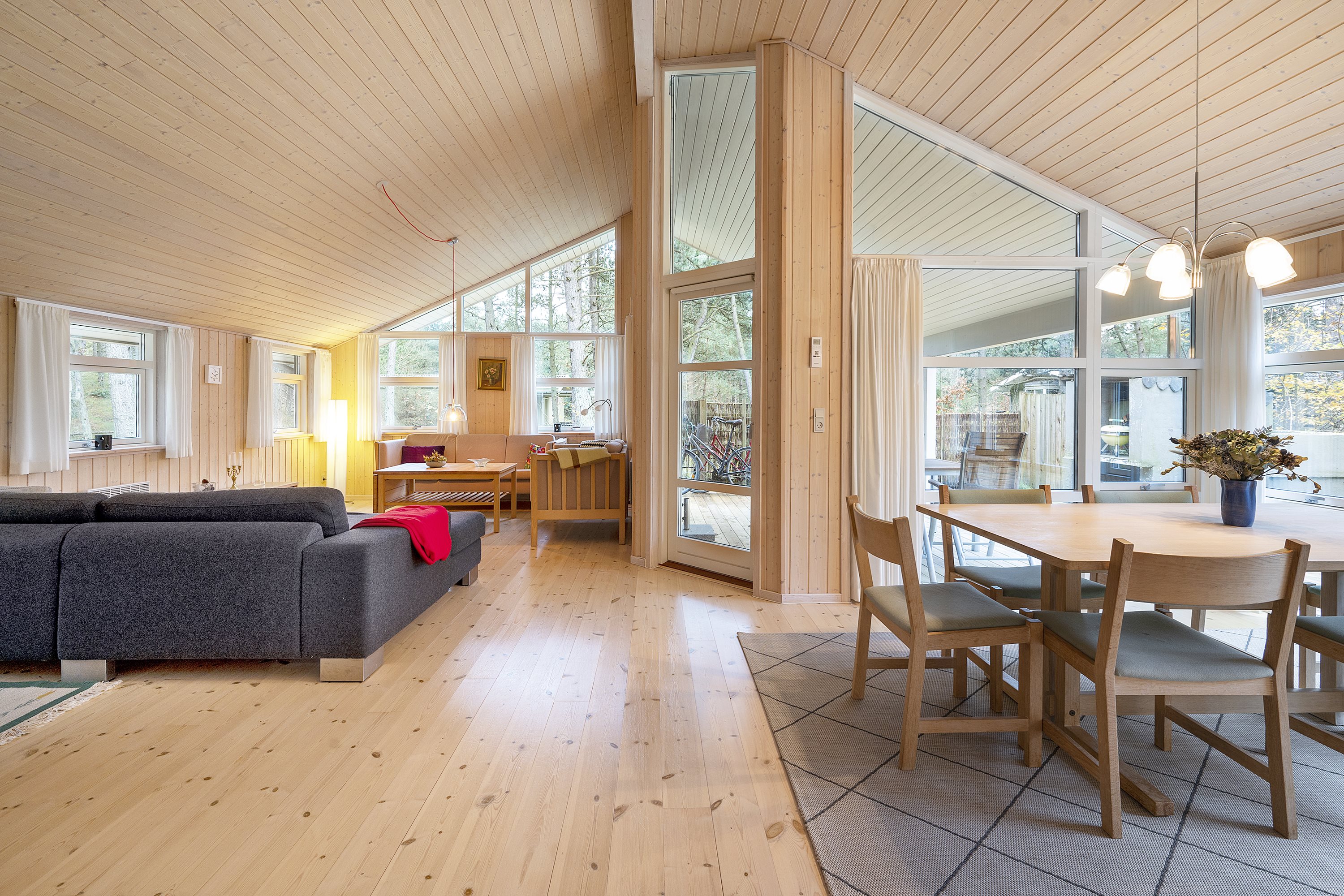 Fremhævet stue billede i fuldskærmstilstand. Billede af Sortebærvej 26, Fuglsang Str, 8500 Grenaa