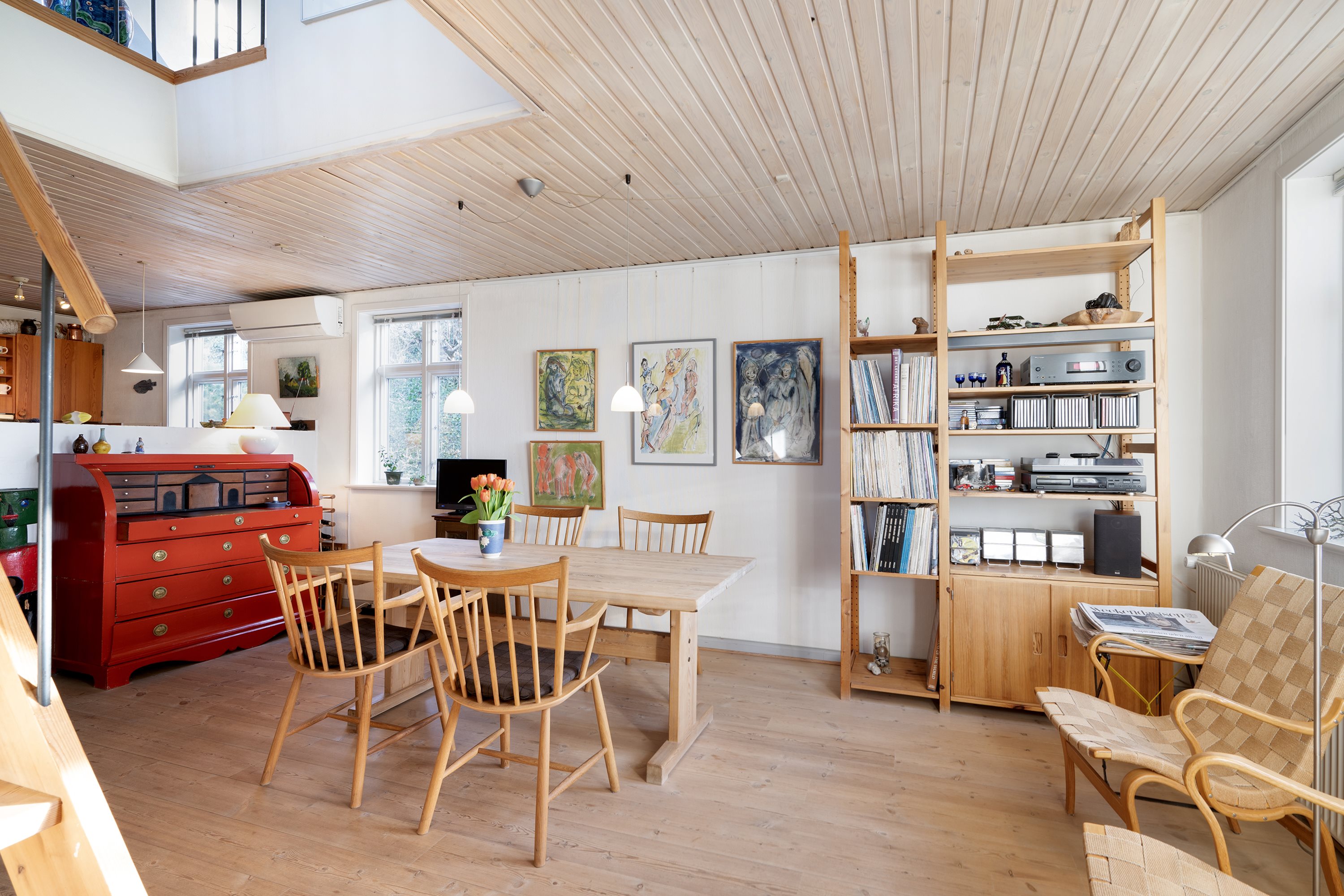 Fremhævet stue billede i fuldskærmstilstand. Billede af Holmbjergvej 83, Knebelbro, 8420 Knebel