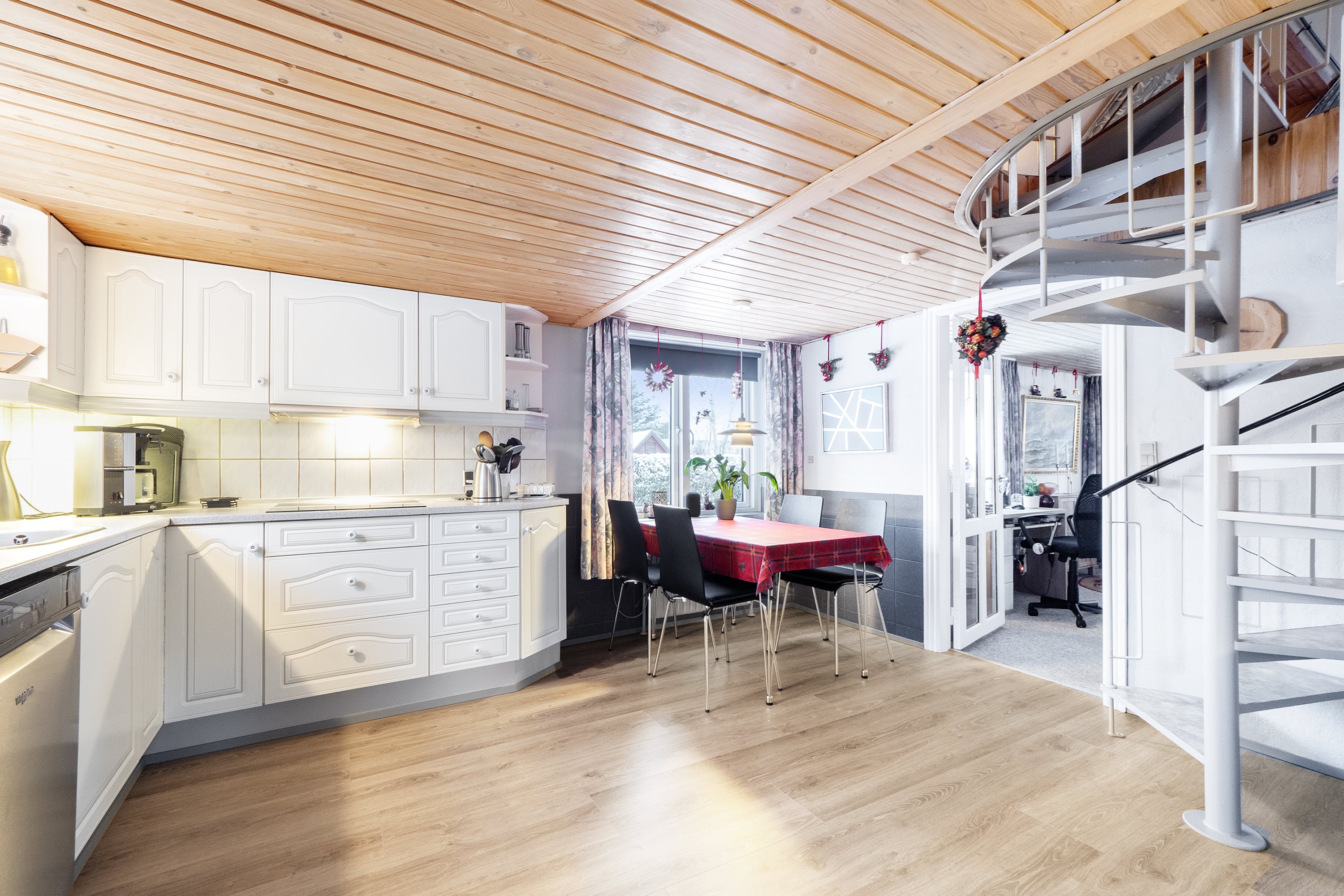 Fremhævet køkken billede i fuldskærmstilstand. Billede af Stationsvej 20, Rønbjerg, 7800 Skive