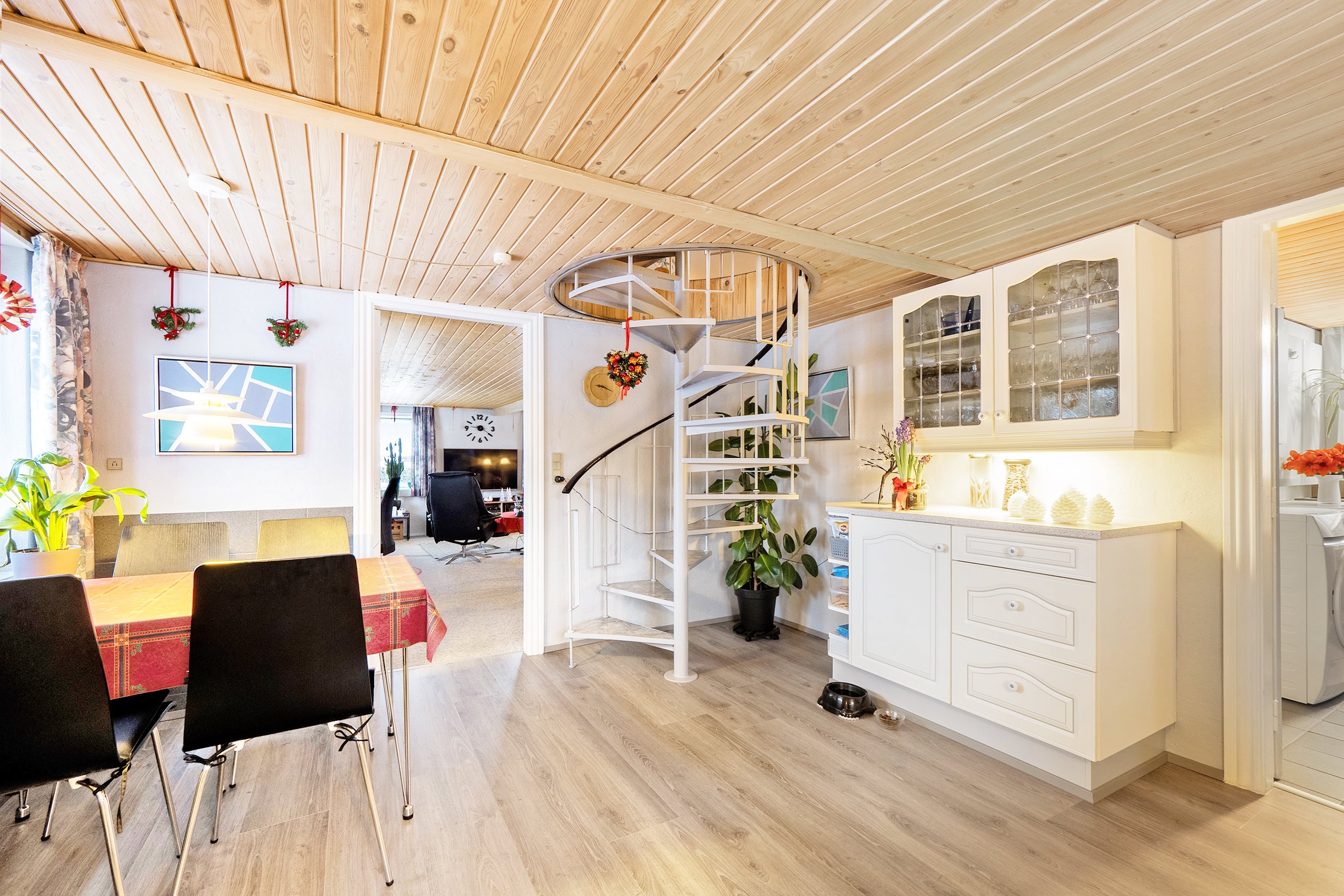 Fremhævet stue billede i fuldskærmstilstand. Billede af Stationsvej 20, Rønbjerg, 7800 Skive