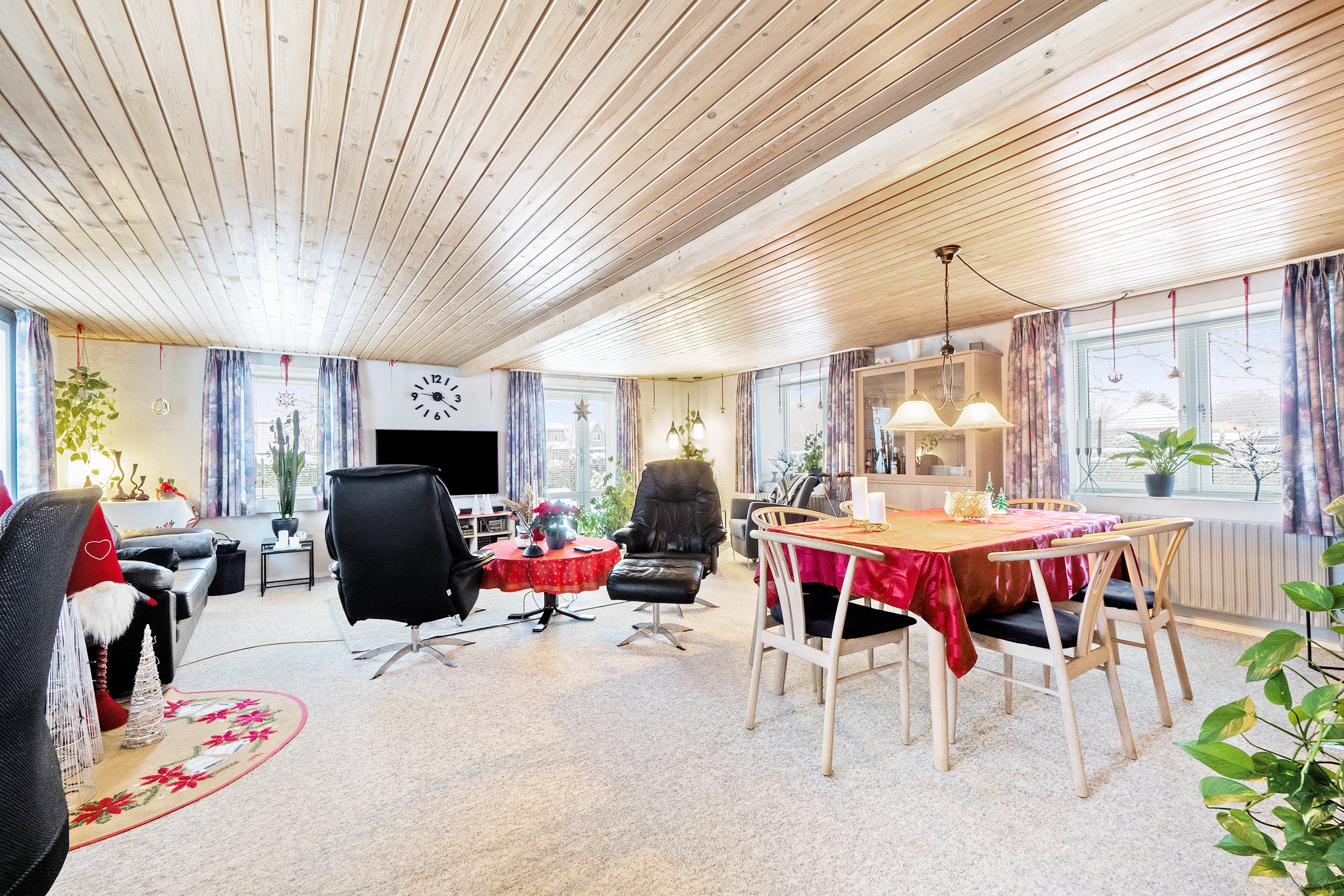 Fremhævet stue billede i fuldskærmstilstand. Billede af Stationsvej 20, Rønbjerg, 7800 Skive