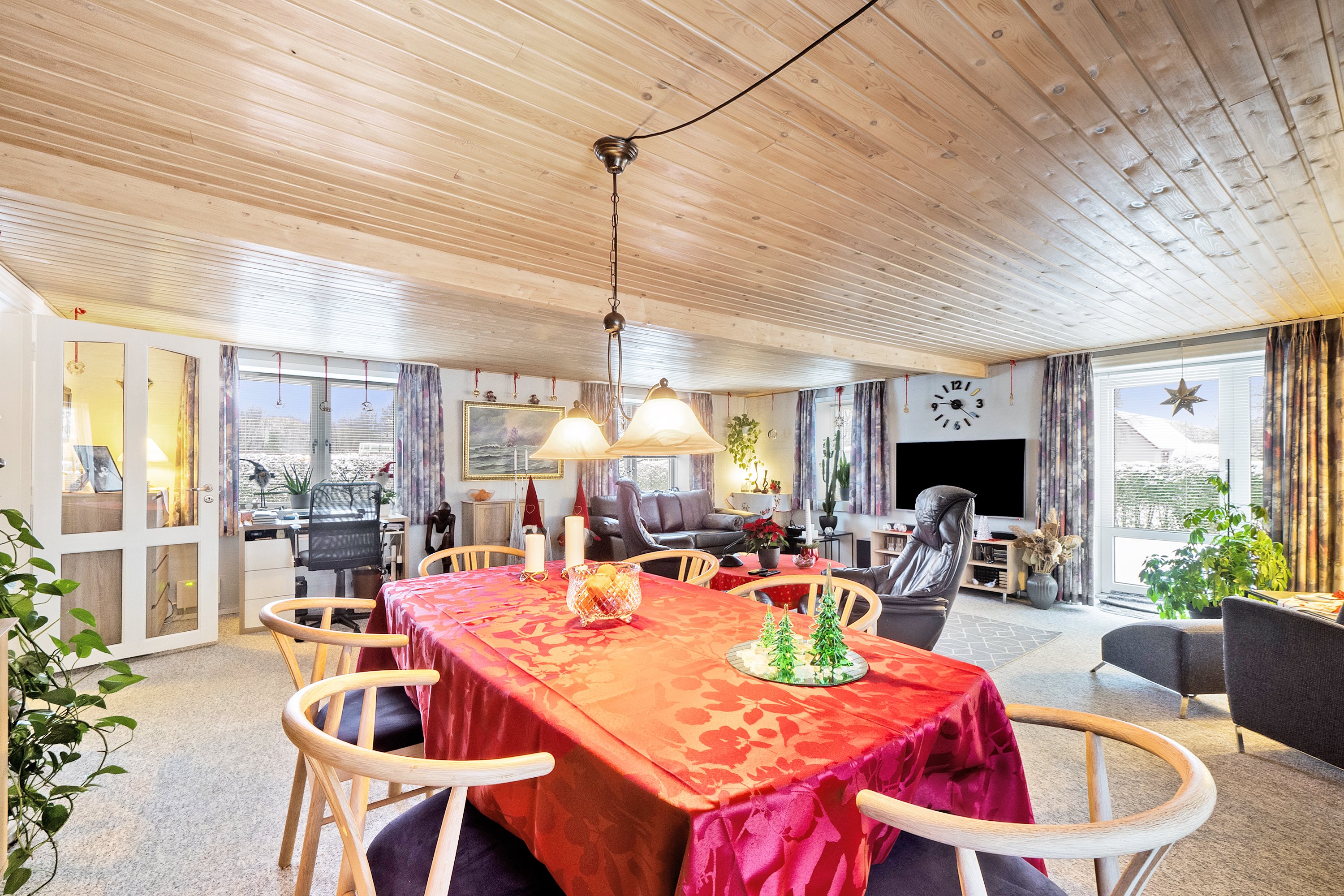 Fremhævet stue billede i fuldskærmstilstand. Billede af Stationsvej 20, Rønbjerg, 7800 Skive