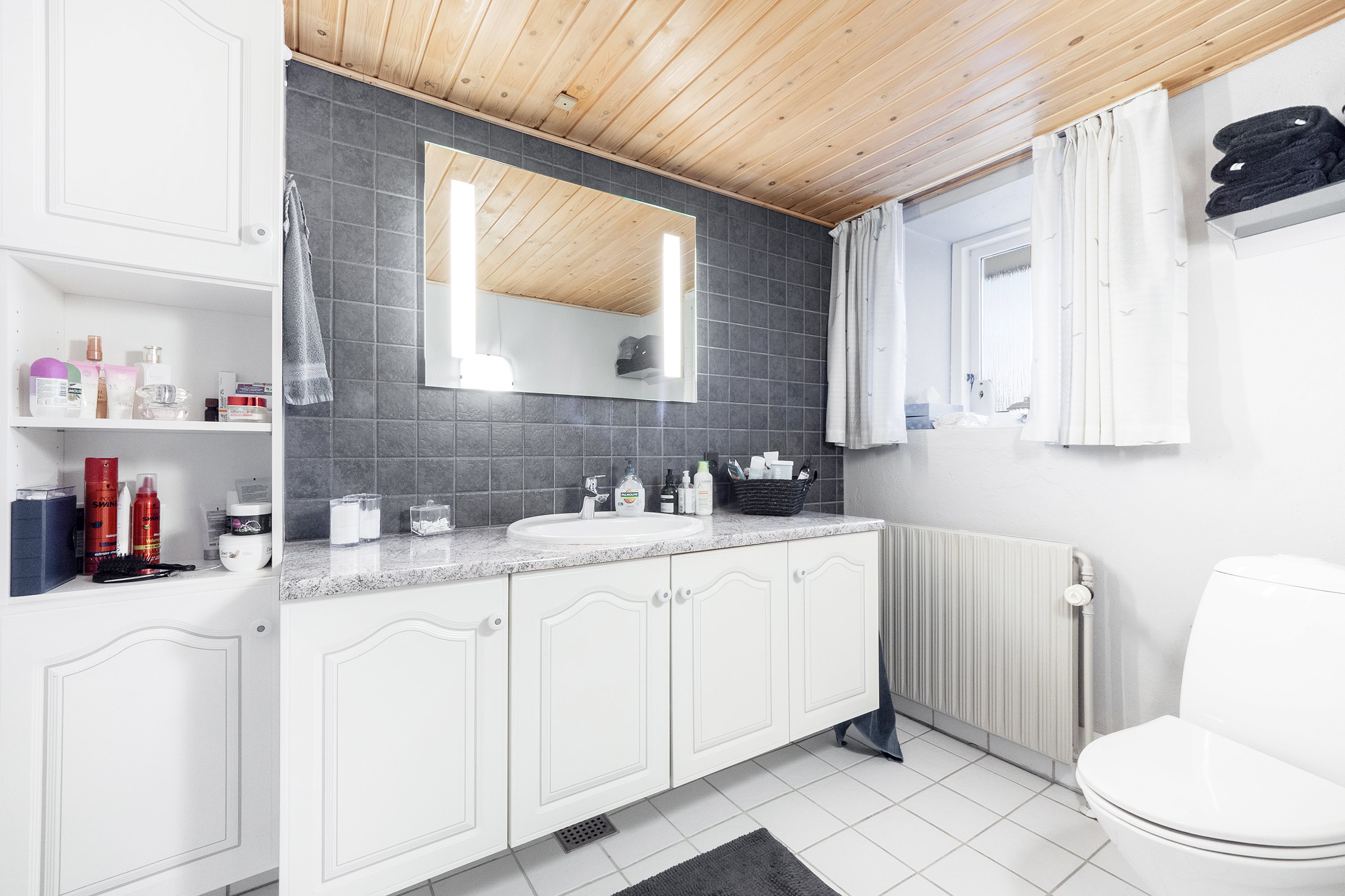 Fremhævet badeværelse billede i fuldskærmstilstand. Billede af Stationsvej 20, Rønbjerg, 7800 Skive