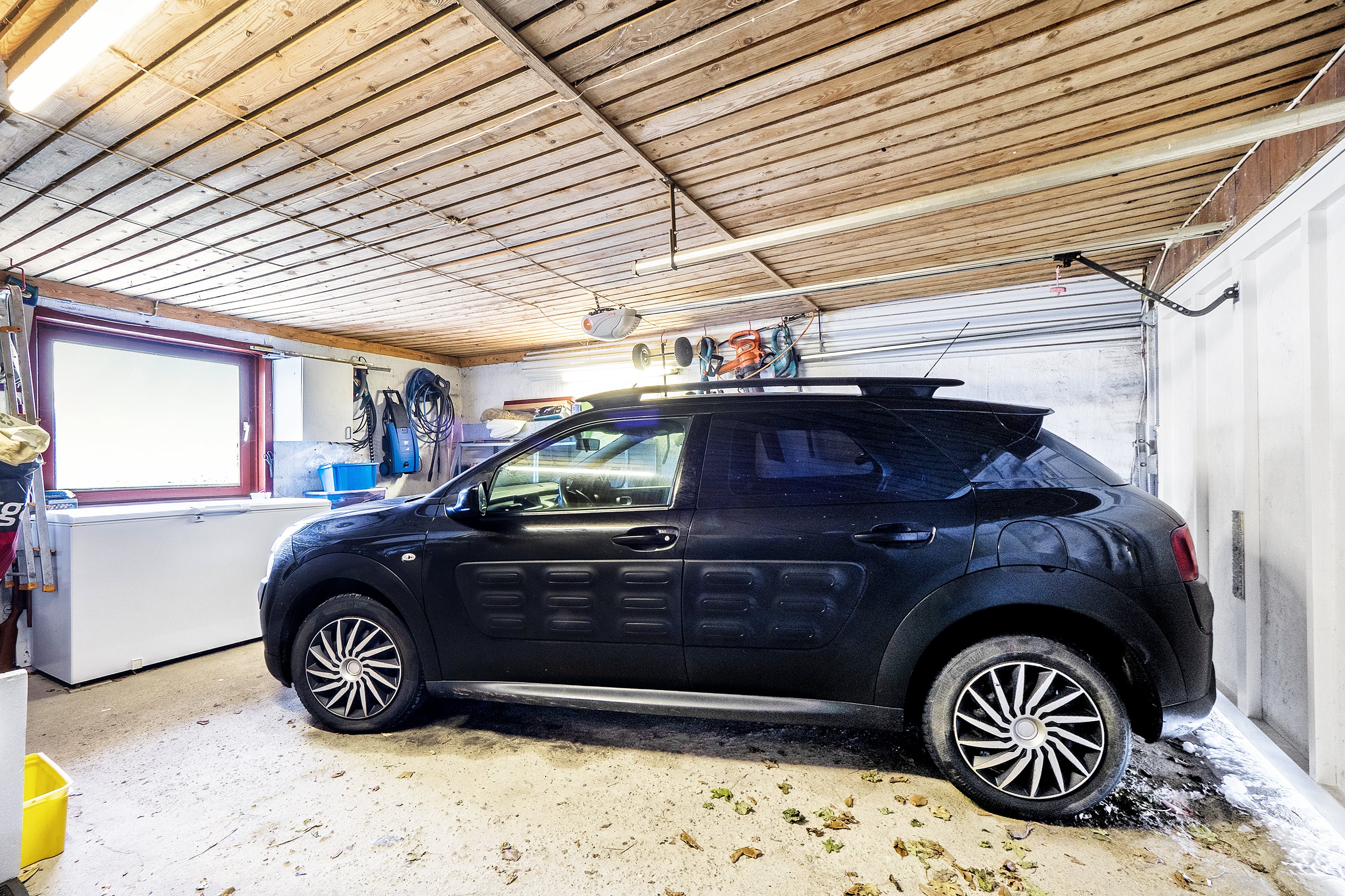 Fremhævet garage billede i fuldskærmstilstand. Billede af Stationsvej 20, Rønbjerg, 7800 Skive