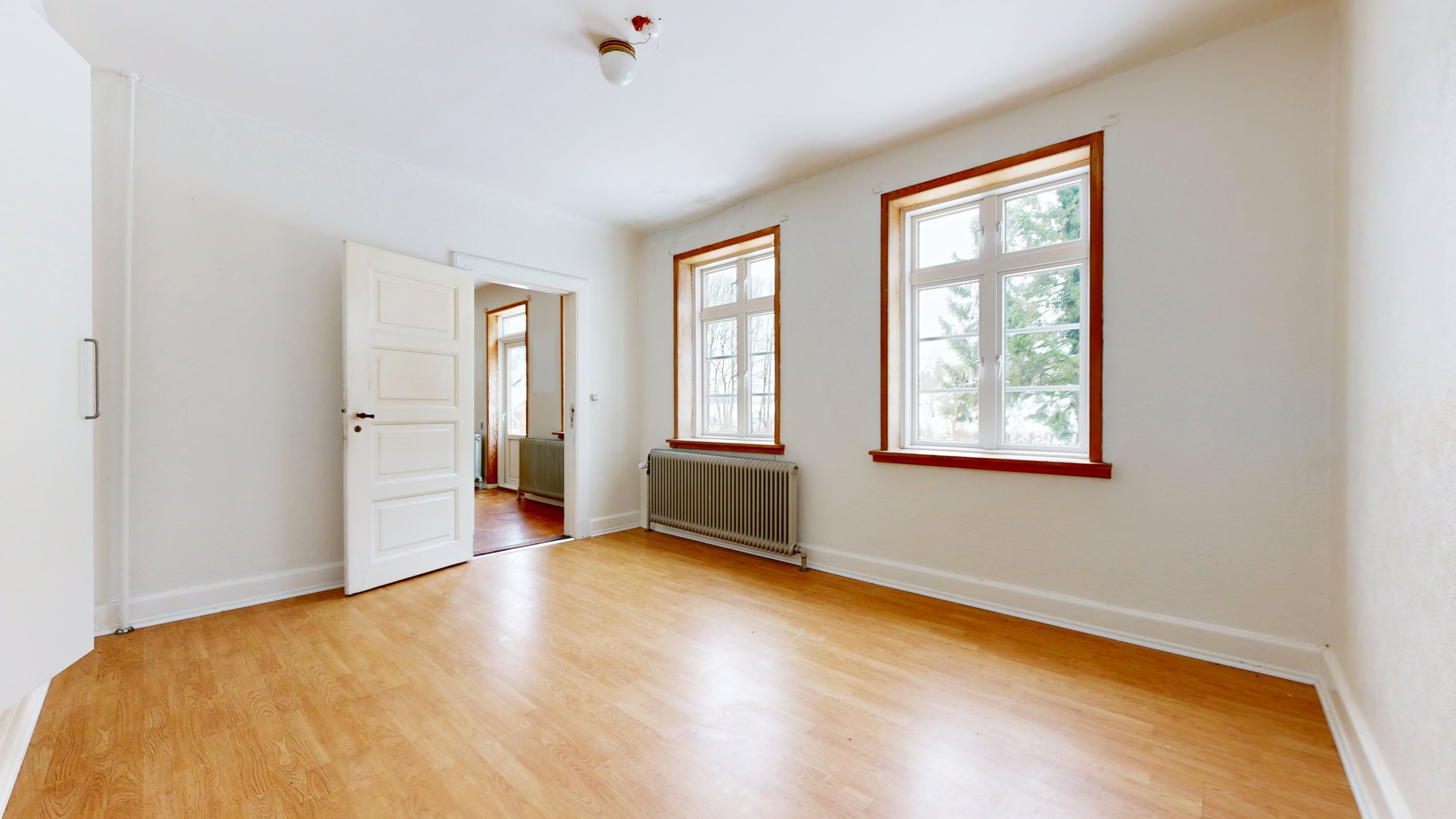 Fremhævet andet billede i fuldskærmstilstand. Billede af Kirkestien 6 + 8, Kvorning, 8830 Tjele