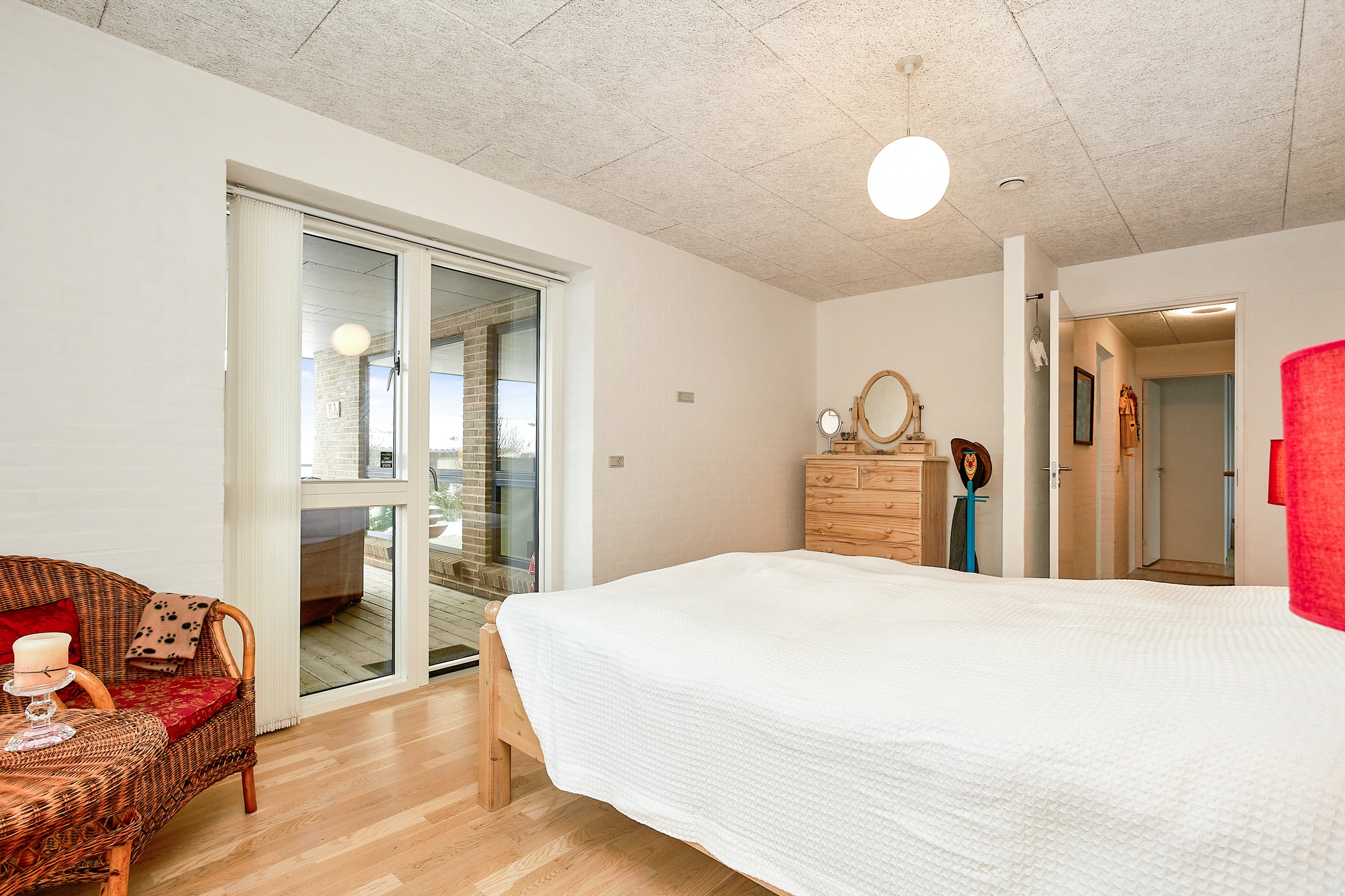 Fremhævet soveværelse billede i fuldskærmstilstand. Billede af Fjordblik 5, Klakring, 7130 Juelsminde