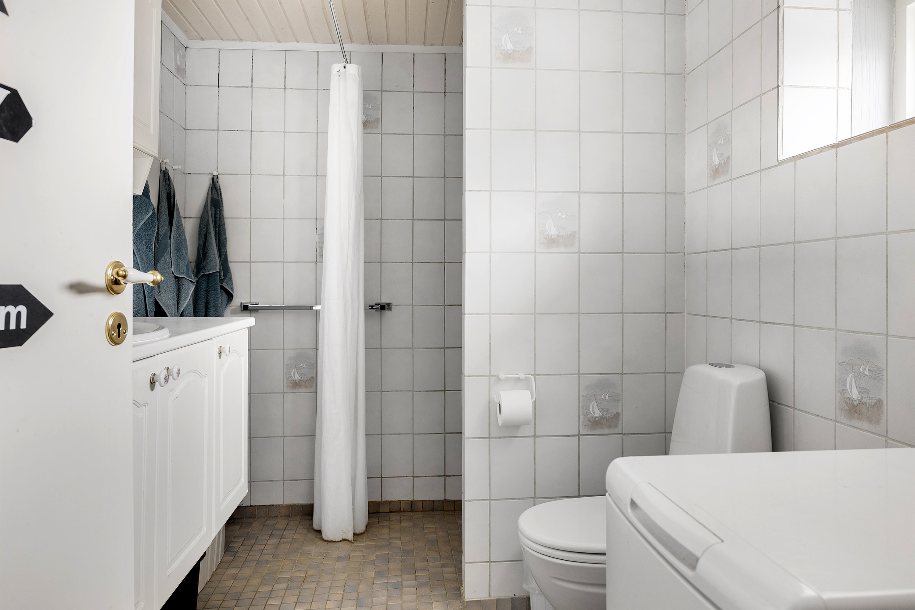 Fremhævet badeværelse billede i fuldskærmstilstand. Billede af Næbbevej 13, Vejleby, 4534 Hørve