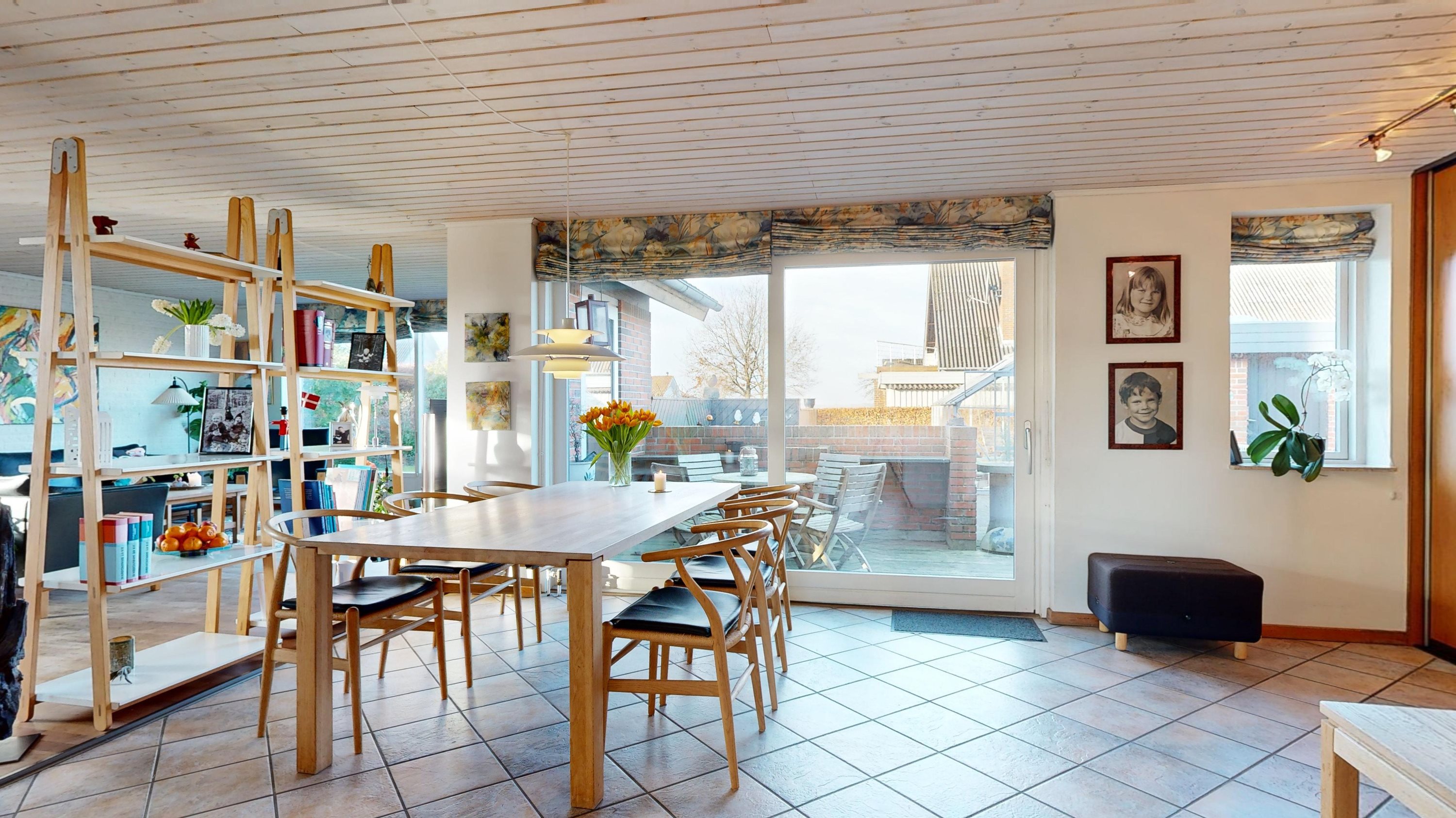 Fremhævet stue billede i fuldskærmstilstand. Billede af Vestervænget 3, 8832 Skals