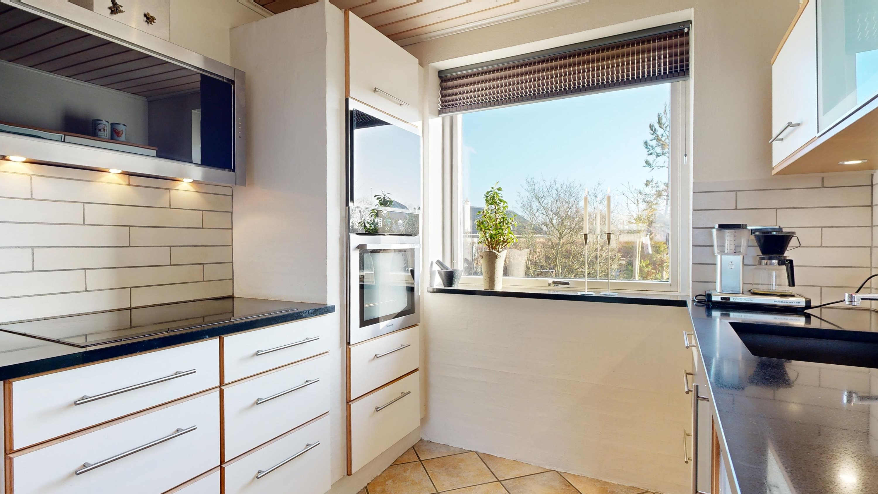 Fremhævet køkken billede i fuldskærmstilstand. Billede af Vestervænget 3, 8832 Skals