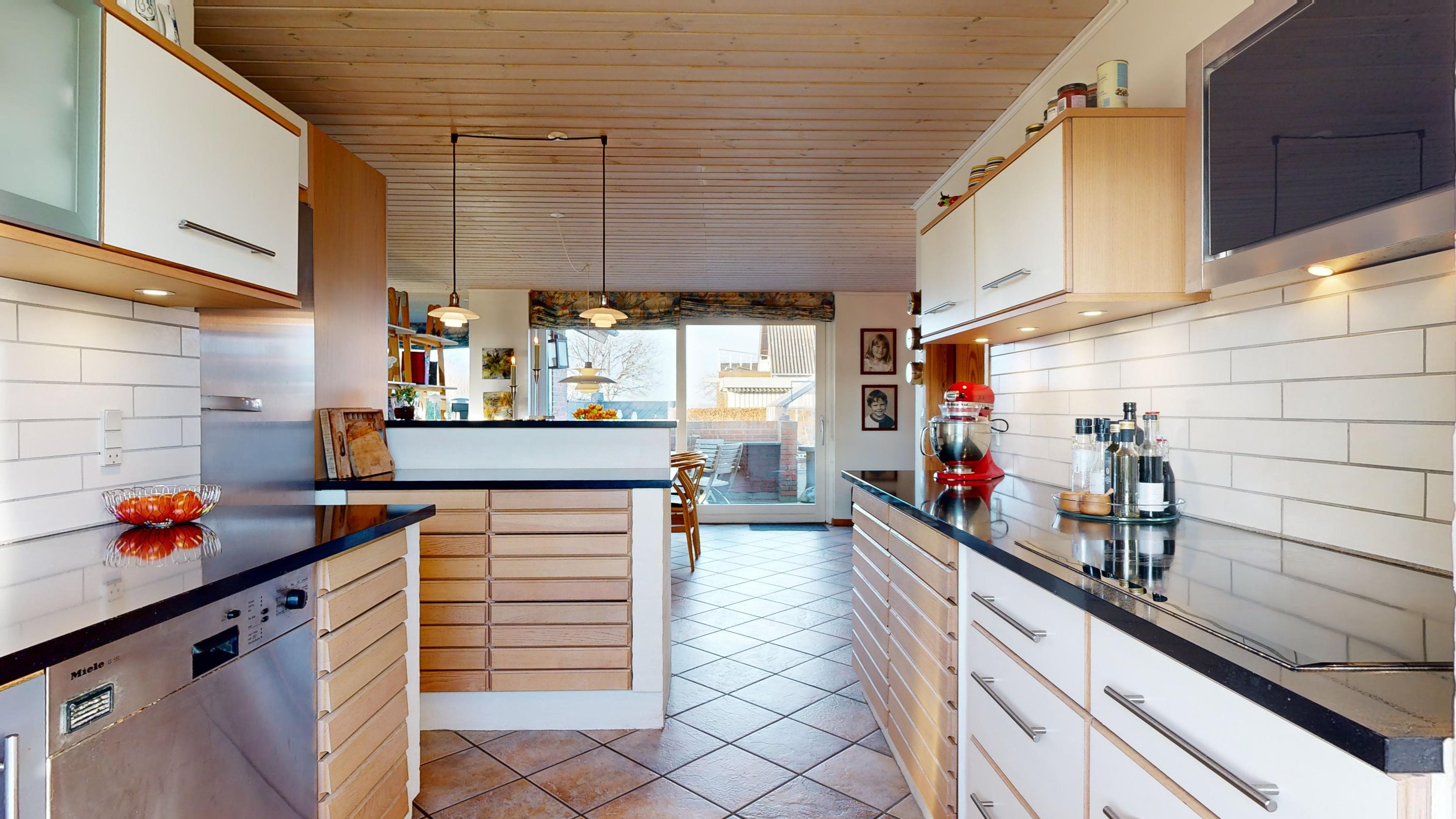 Fremhævet køkken billede i fuldskærmstilstand. Billede af Vestervænget 3, 8832 Skals