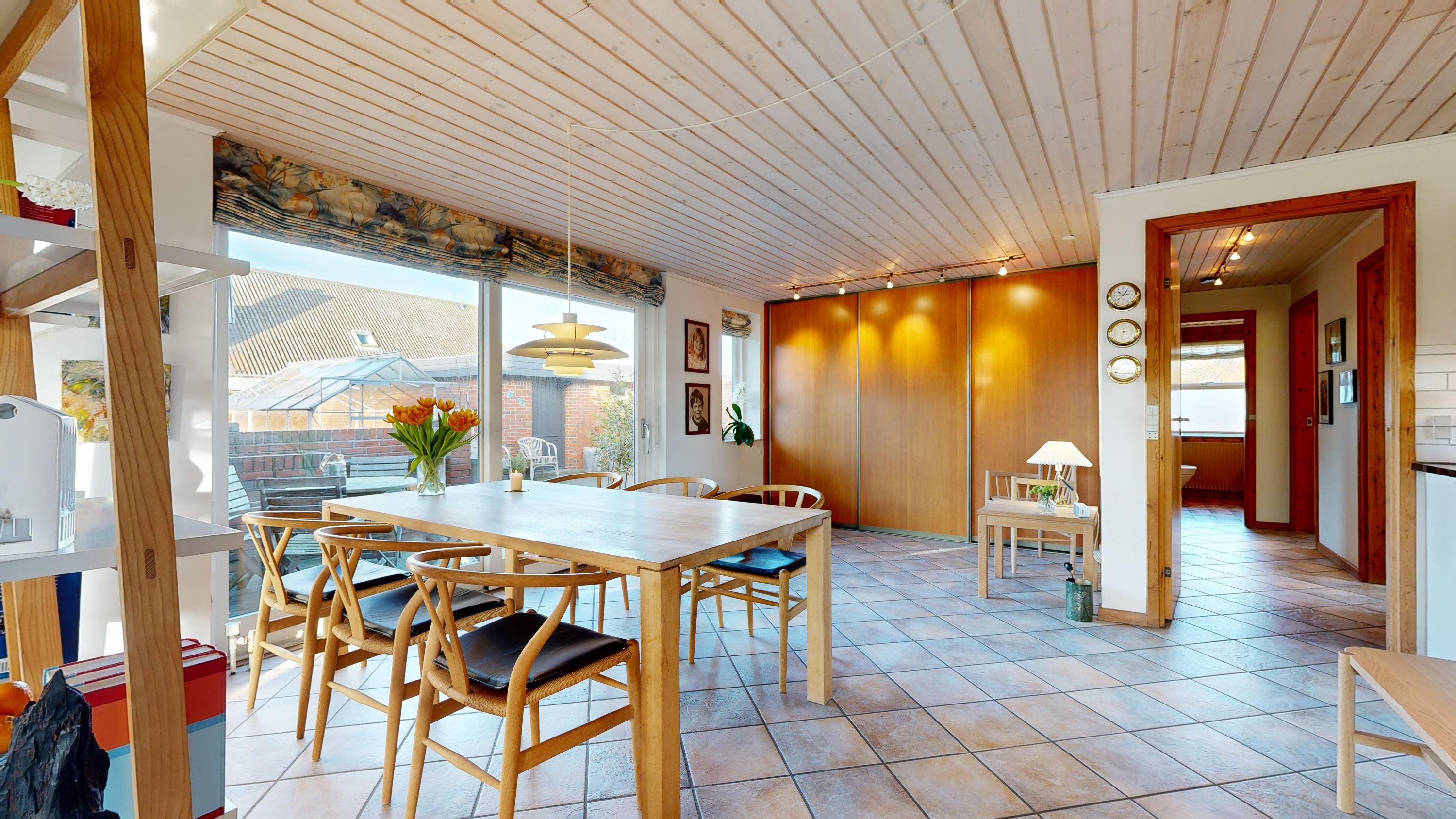 Fremhævet stue billede i fuldskærmstilstand. Billede af Vestervænget 3, 8832 Skals