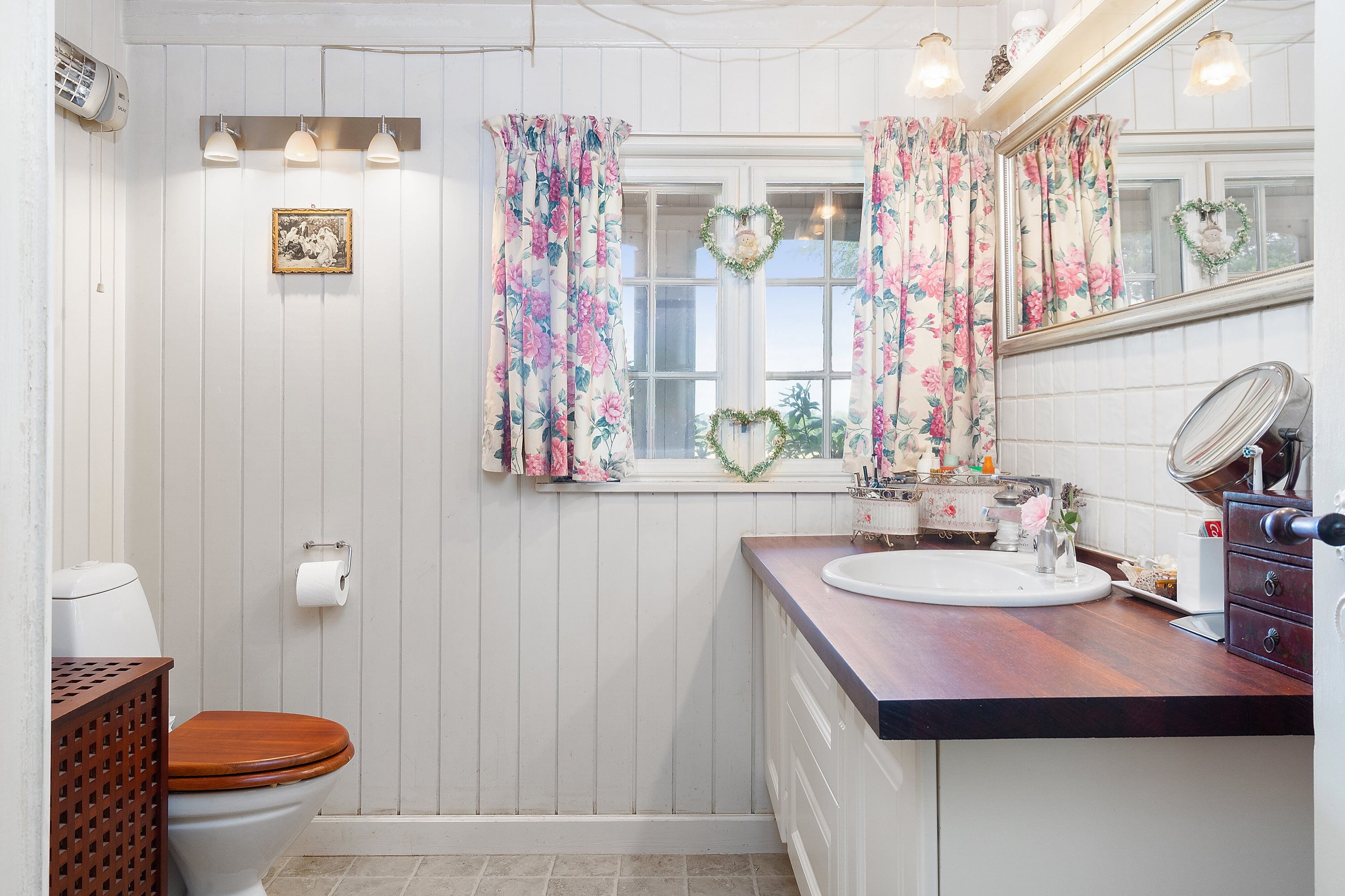 Fremhævet badeværelse billede i fuldskærmstilstand. Billede af Sinebjergvej 9, Bjerne, 5600 Faaborg