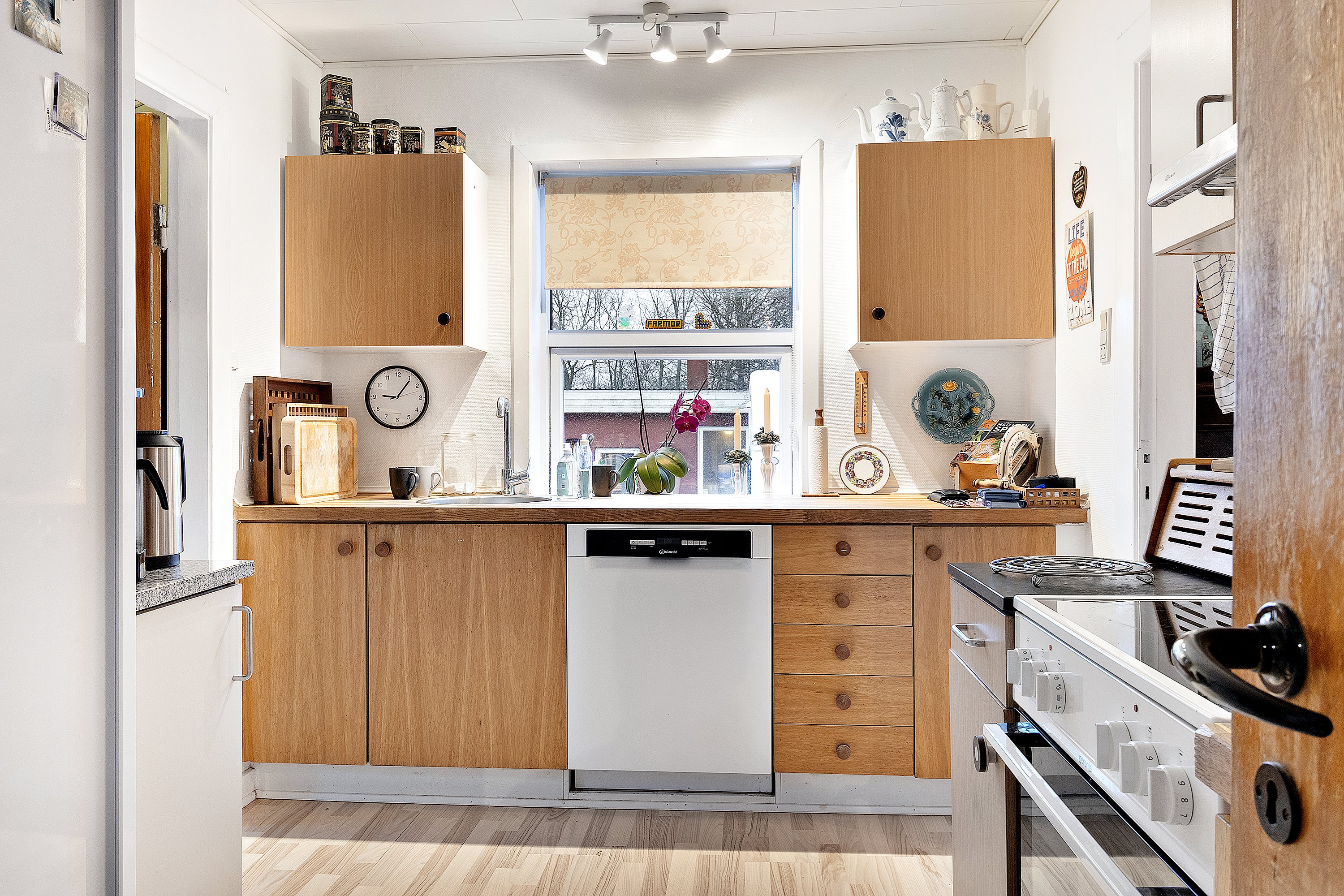 Fremhævet køkken billede i fuldskærmstilstand. Billede af Ribevej 65, Hviding, 6760 Ribe