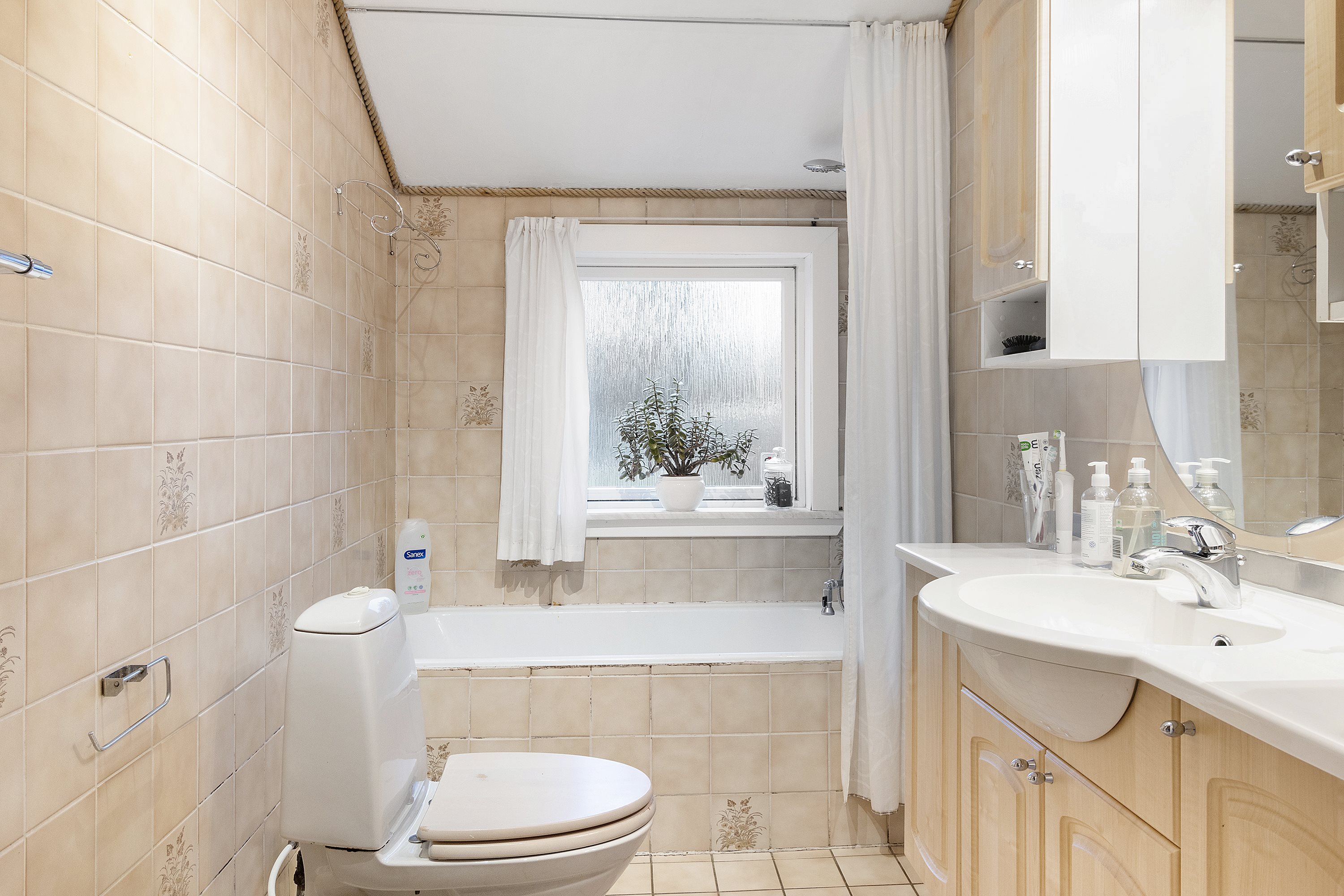 Fremhævet badeværelse billede i fuldskærmstilstand. Billede af Ribevej 65, Hviding, 6760 Ribe