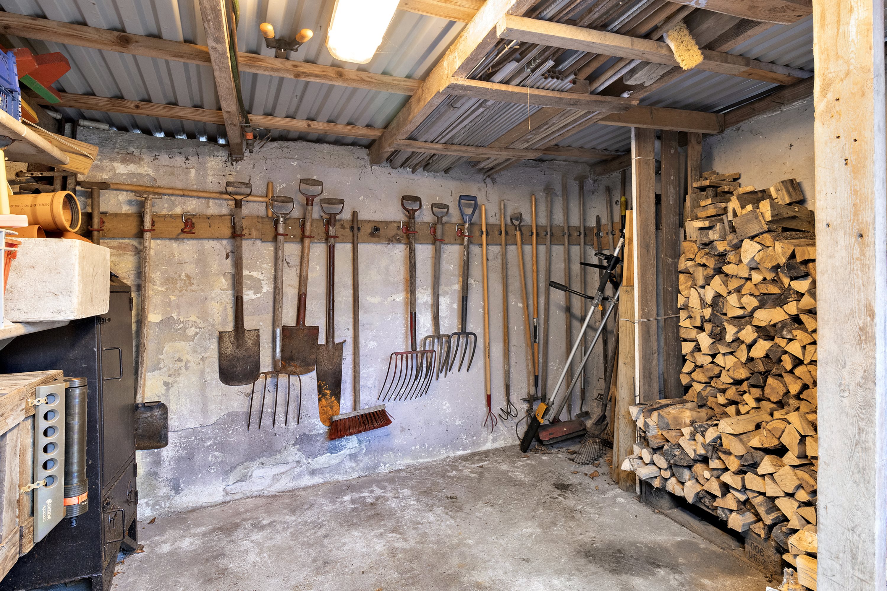 Fremhævet udhus billede i fuldskærmstilstand. Billede af Ribevej 65, Hviding, 6760 Ribe