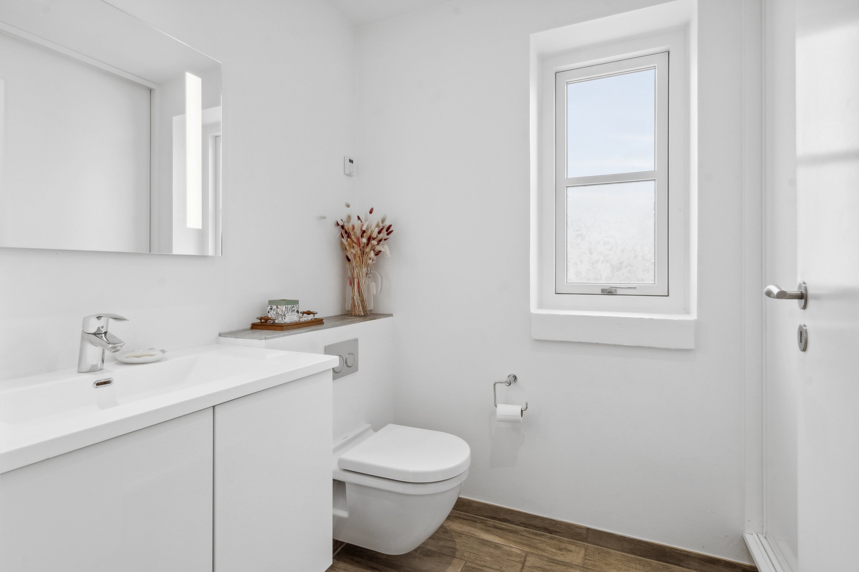 Fremhævet badeværelse billede i fuldskærmstilstand. Billede af Vibevej 1C, 5000 Odense C