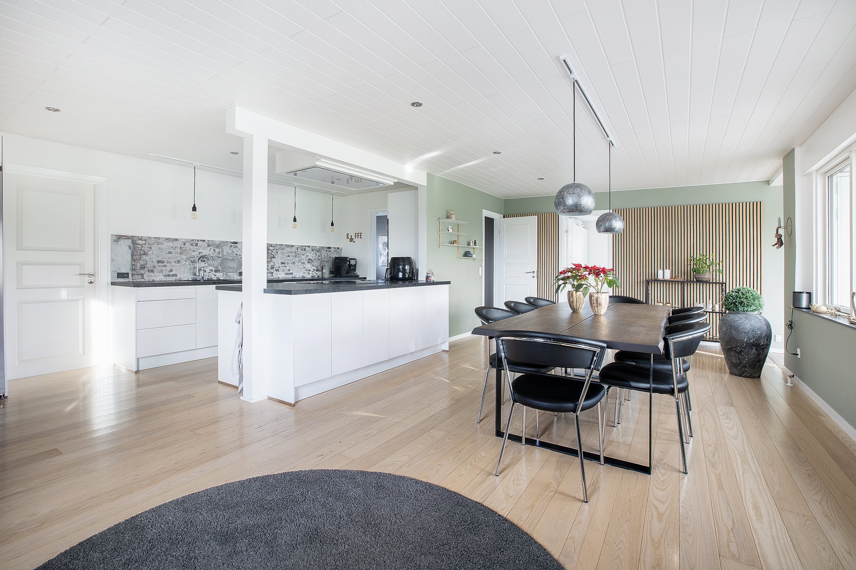 Fremhævet spisestue billede i fuldskærmstilstand. Billede af Hyldevangen 4, Sengeløse, 2630 Taastrup