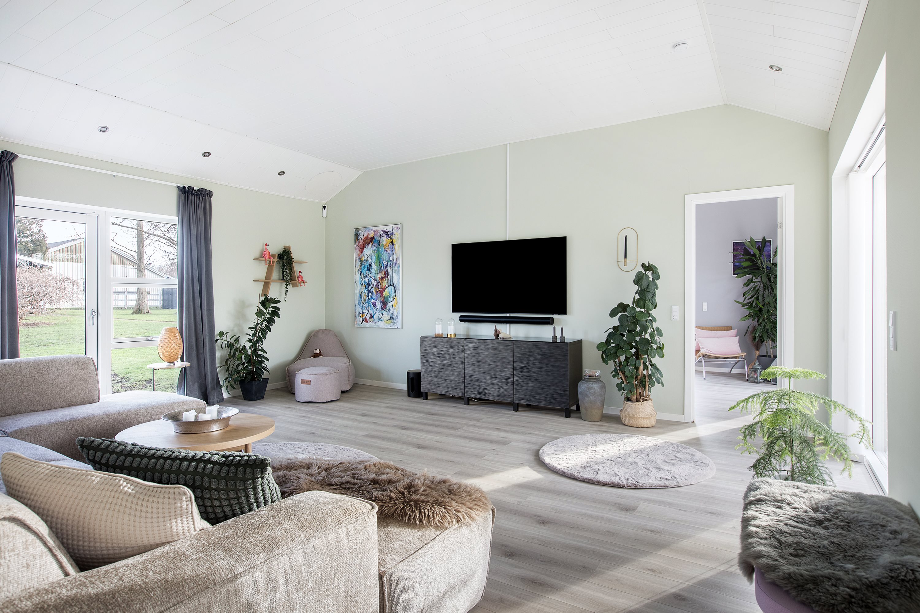 Fremhævet stue billede i fuldskærmstilstand. Billede af Hyldevangen 4, Sengeløse, 2630 Taastrup