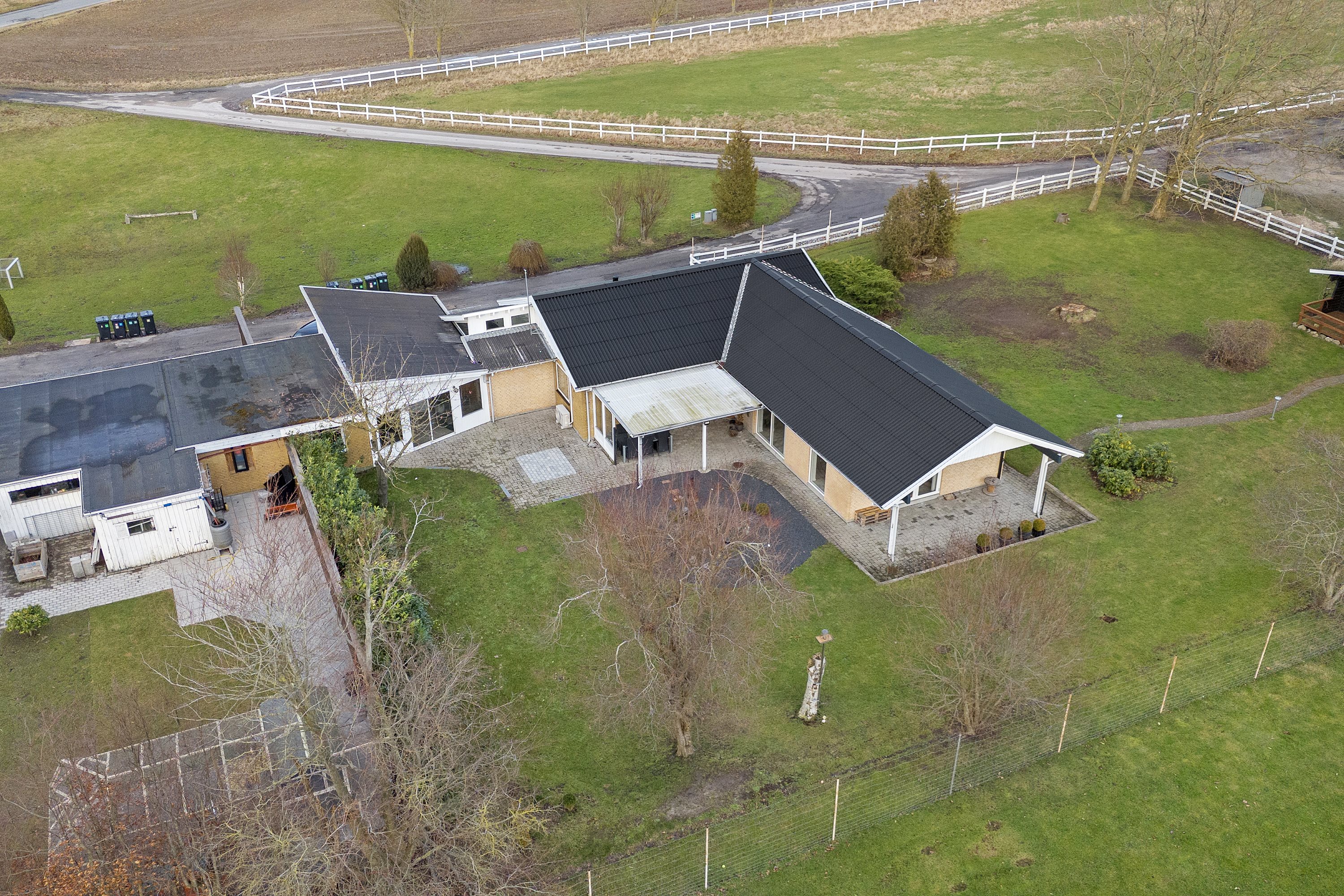 Fremhævet luftfoto billede i fuldskærmstilstand. Billede af Hyldevangen 4, Sengeløse, 2630 Taastrup