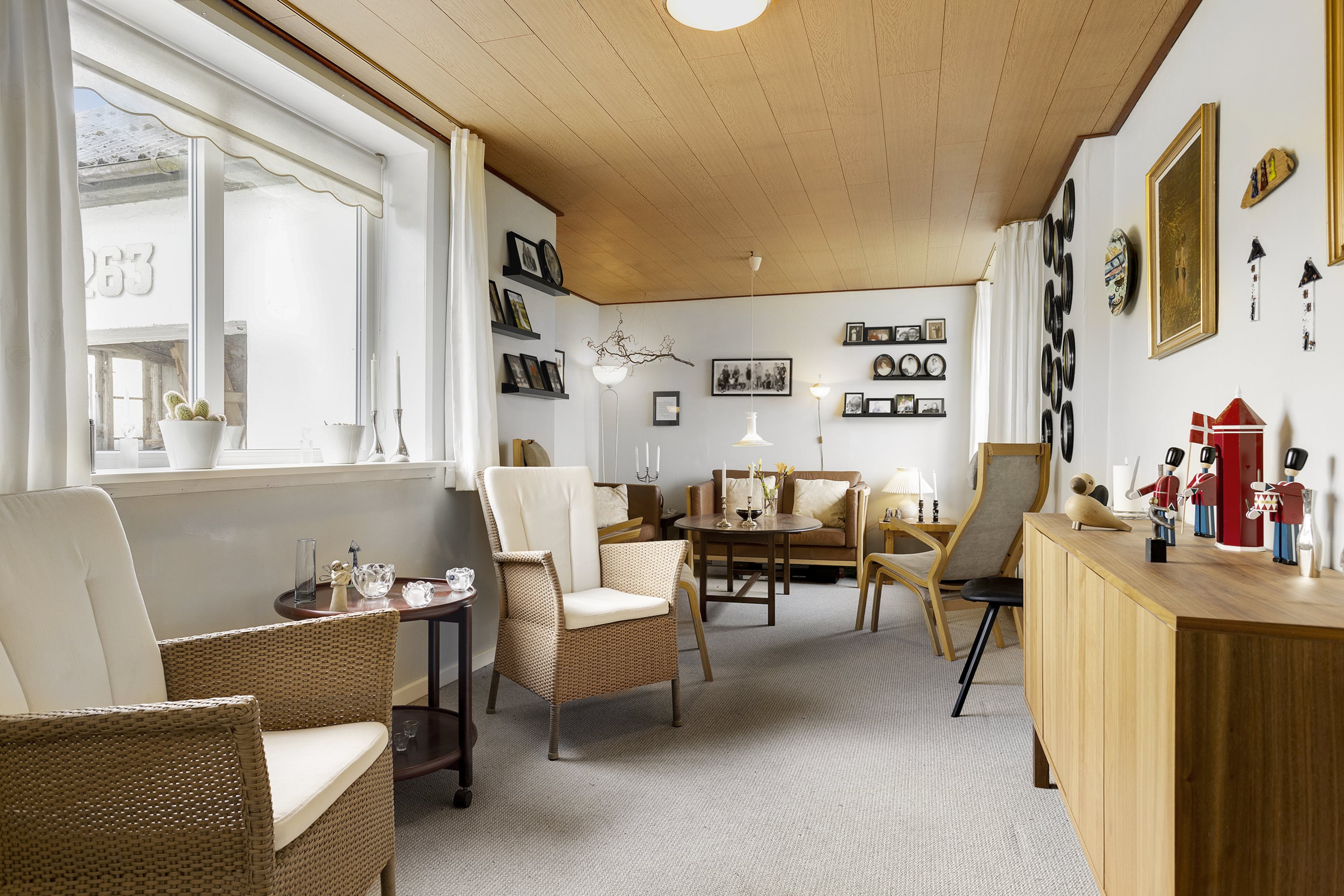 Fremhævet stue billede i fuldskærmstilstand. Billede af Holtevej 263, Em, 9760 Vrå