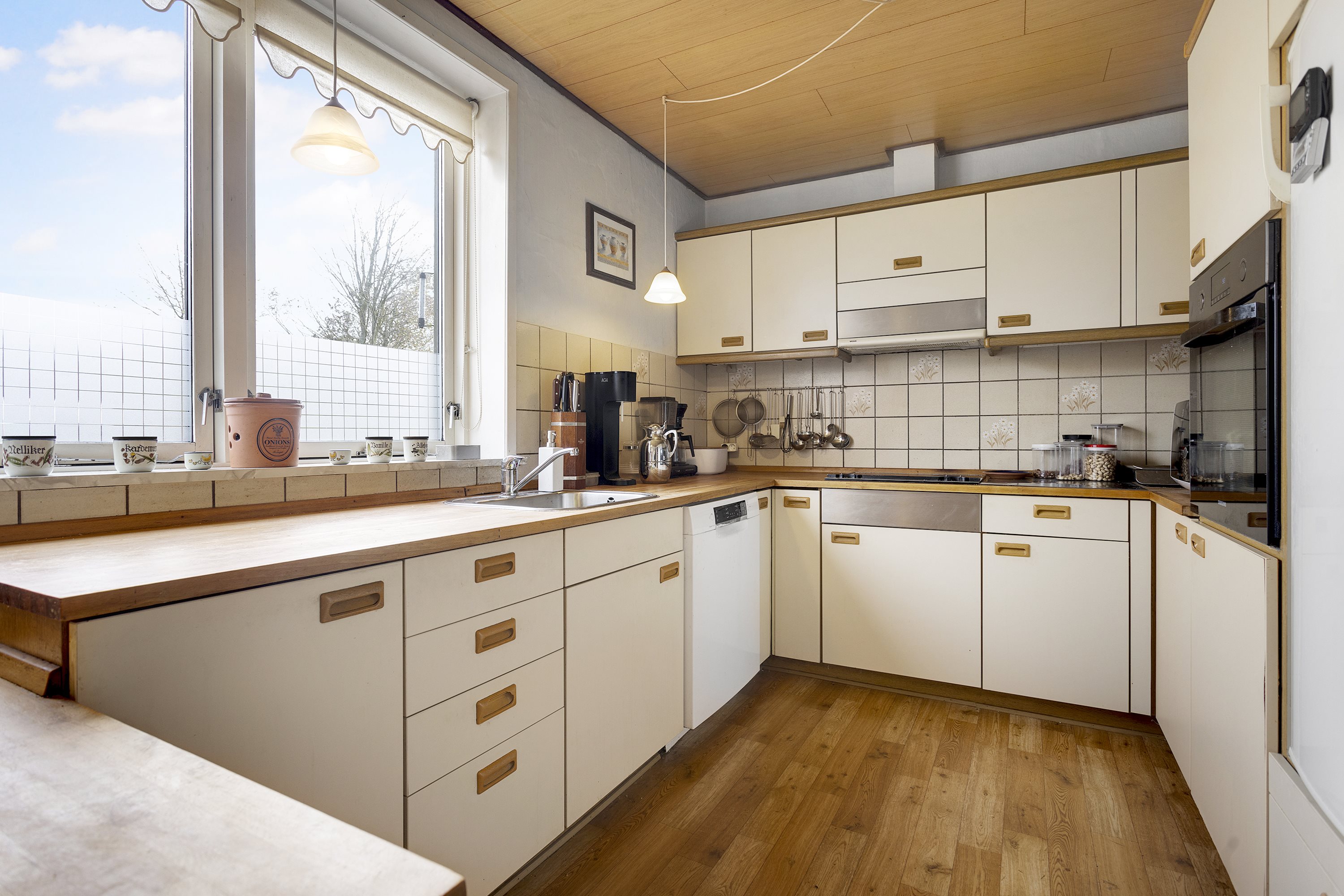 Miniaturebillede 1: køkken. Billede af Holtevej 263, Em, 9760 Vrå