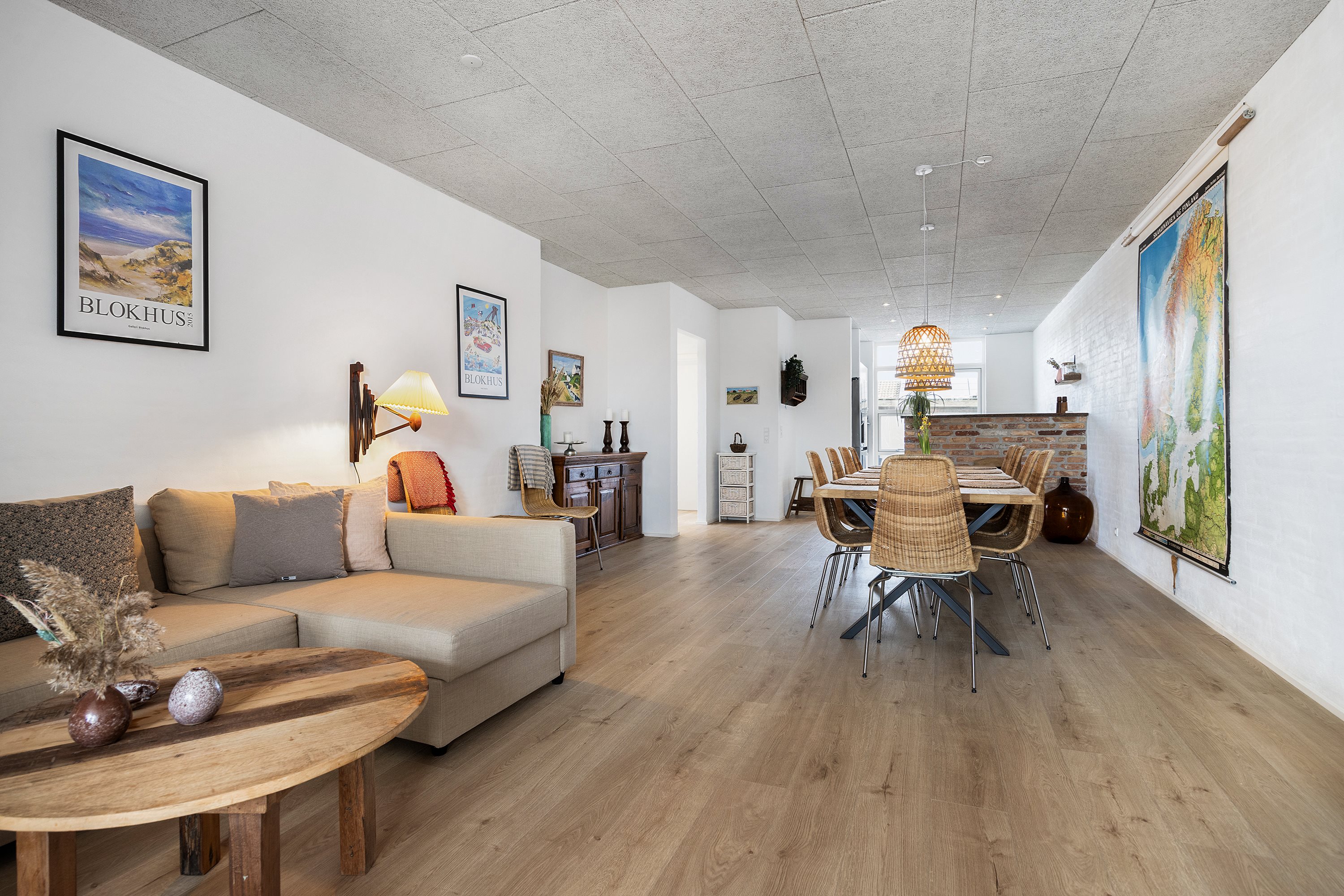 Fremhævet stue billede i fuldskærmstilstand. Billede af Hunetorpvej 33A, 9492 Blokhus