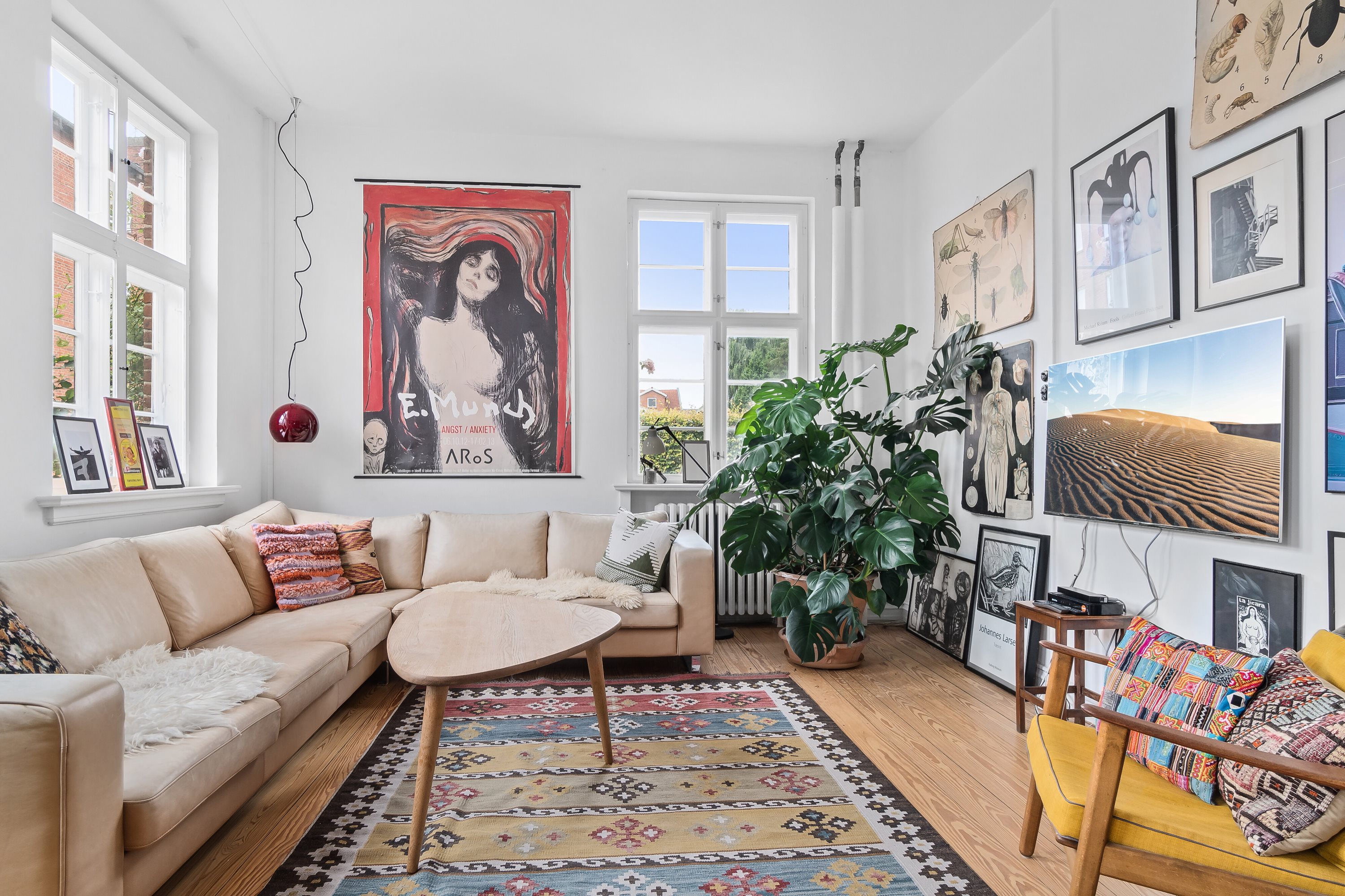 Fremhævet stue billede i fuldskærmstilstand. Billede af Skolevej 7, Glamsbjerg by, 5620 Glamsbjerg