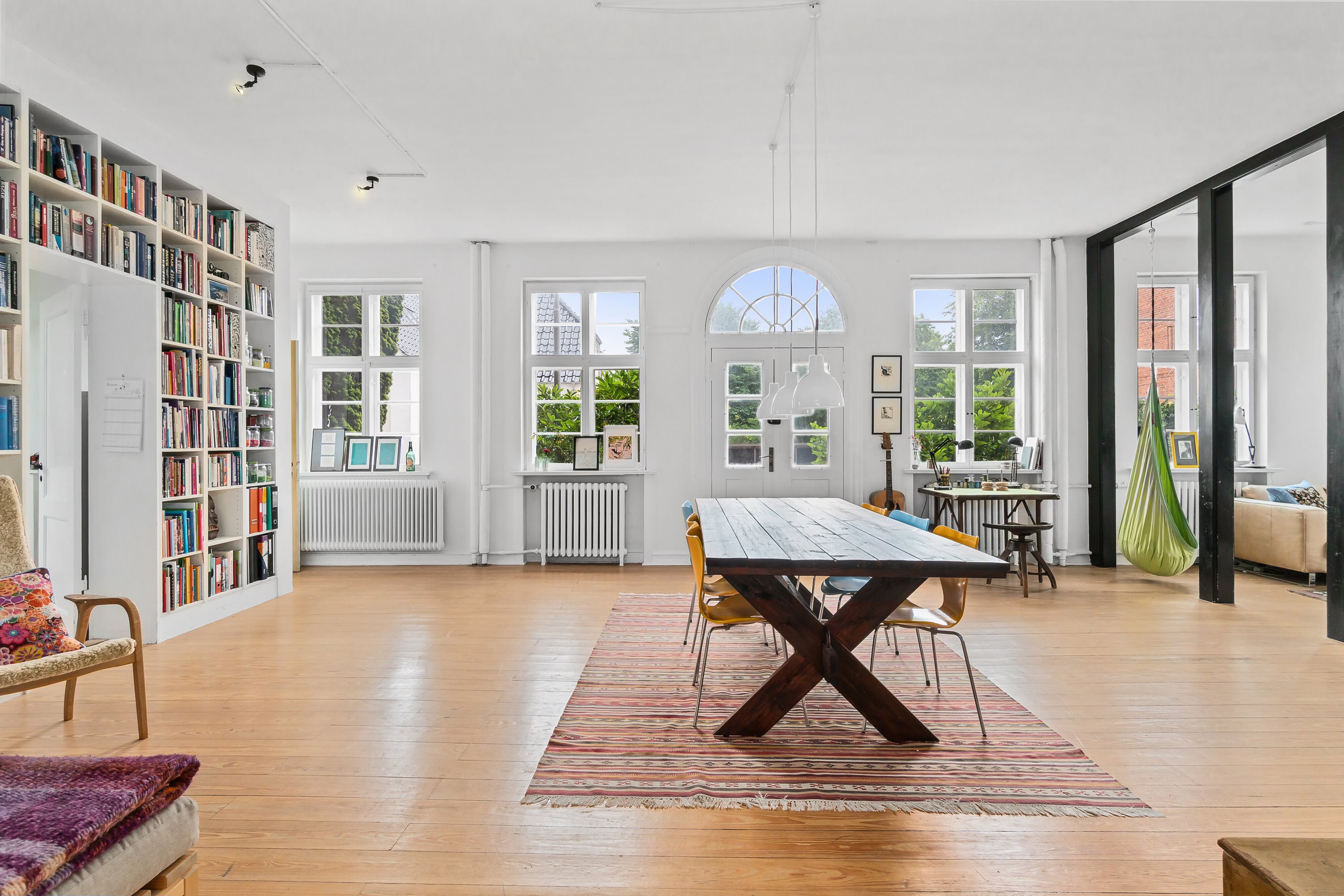 Fremhævet spisestue billede i fuldskærmstilstand. Billede af Skolevej 7, Glamsbjerg by, 5620 Glamsbjerg