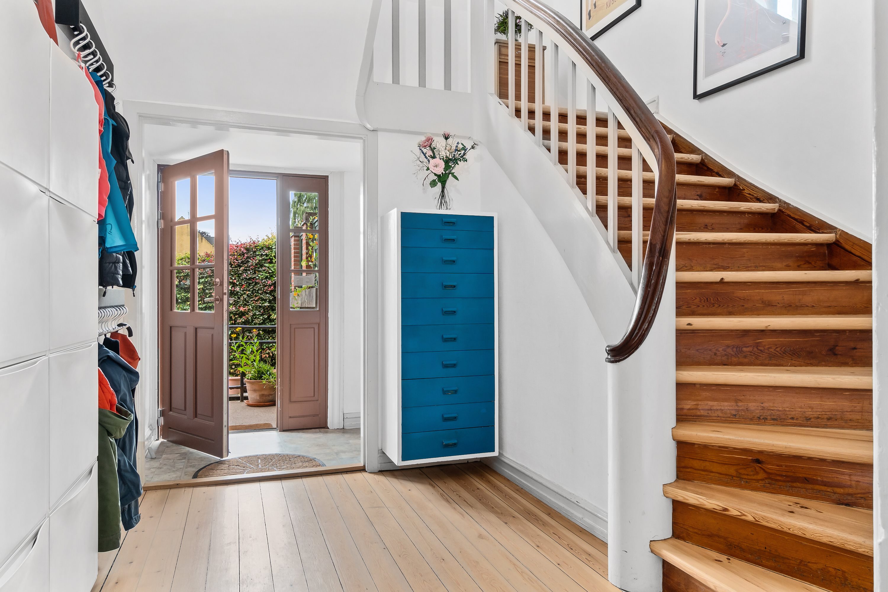 Fremhævet trappe billede i fuldskærmstilstand. Billede af Skolevej 7, Glamsbjerg by, 5620 Glamsbjerg