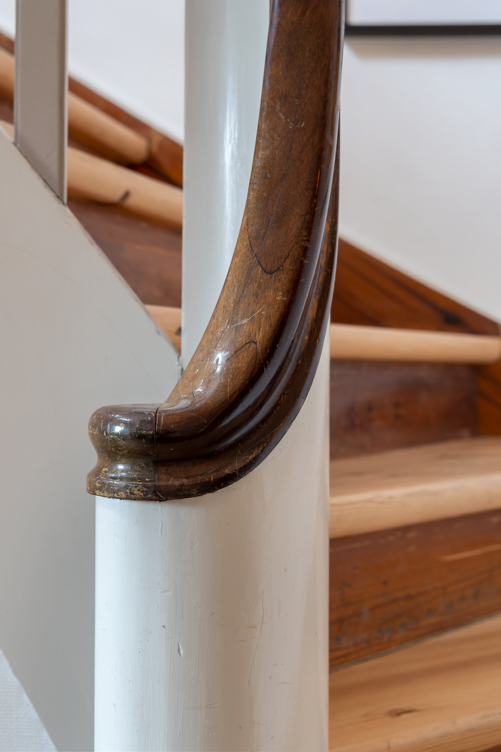 Fremhævet trappe billede i fuldskærmstilstand. Billede af Skolevej 7, Glamsbjerg by, 5620 Glamsbjerg