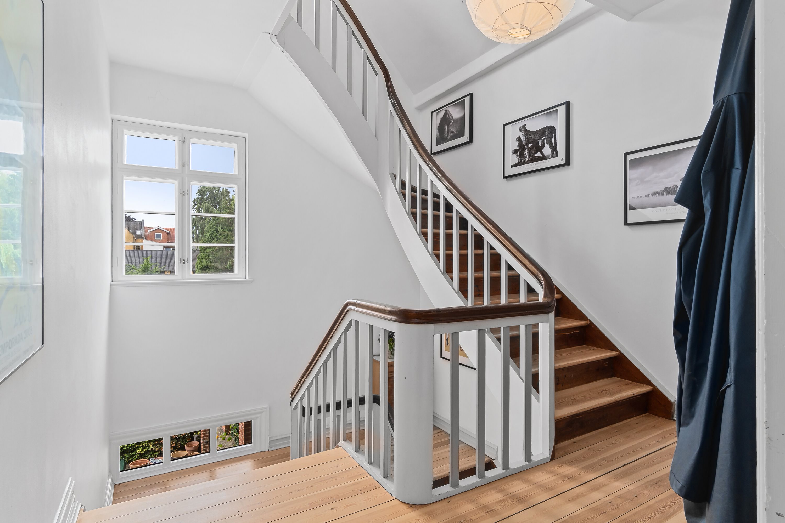 Fremhævet trappe billede i fuldskærmstilstand. Billede af Skolevej 7, Glamsbjerg by, 5620 Glamsbjerg